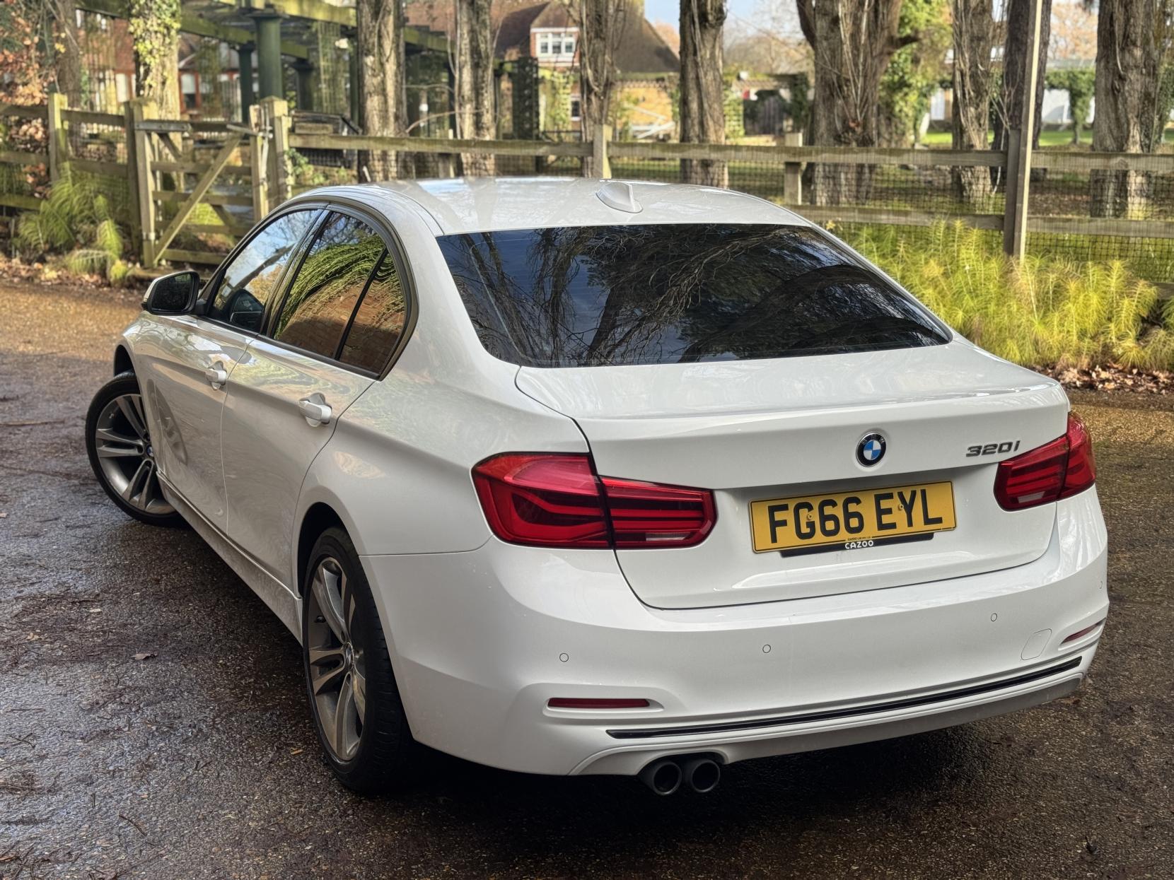 BMW 3 Series 2.0 320i Sport Saloon 4dr Petrol Manual Euro 6 (s/s) (184 ps)