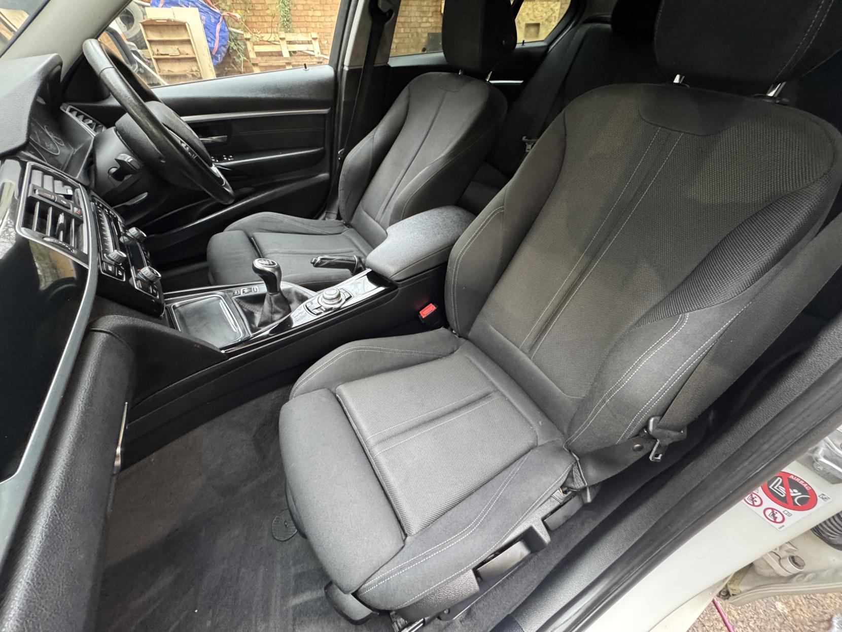 BMW 3 Series 2.0 320i Sport Saloon 4dr Petrol Manual Euro 6 (s/s) (184 ps)