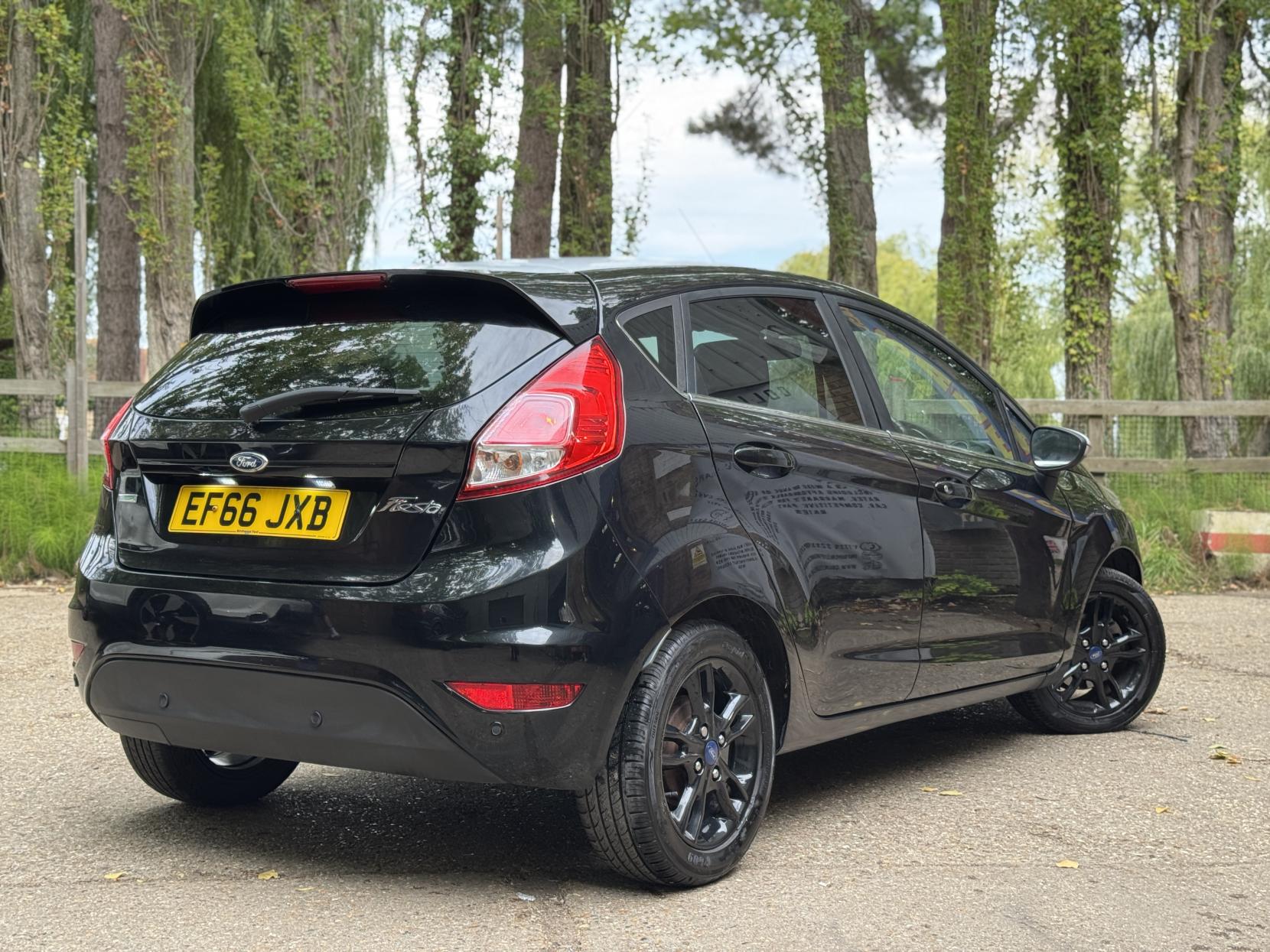 Ford Fiesta 1.0T EcoBoost Zetec Black Edition Hatchback 5dr Petrol Manual Euro 6 (s/s) (100 ps)