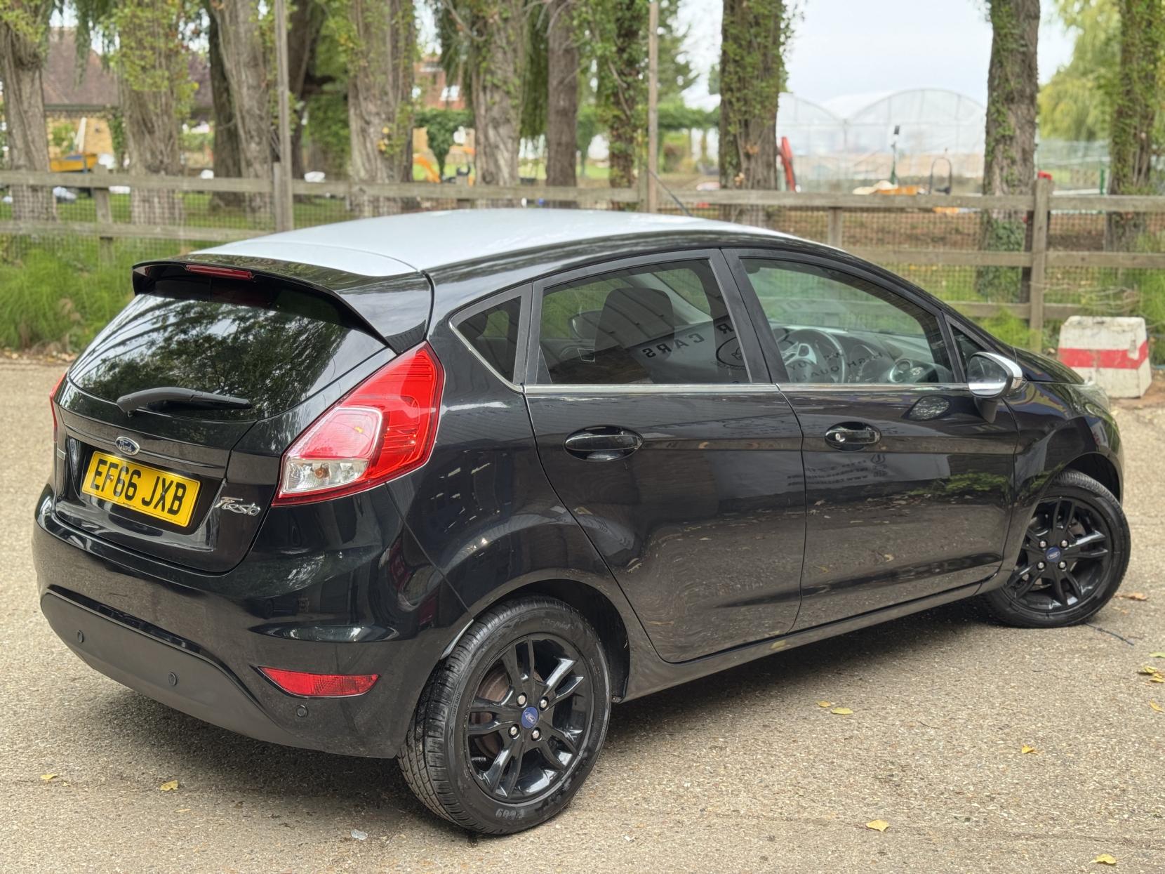 Ford Fiesta 1.0T EcoBoost Zetec Black Edition Hatchback 5dr Petrol Manual Euro 6 (s/s) (100 ps)