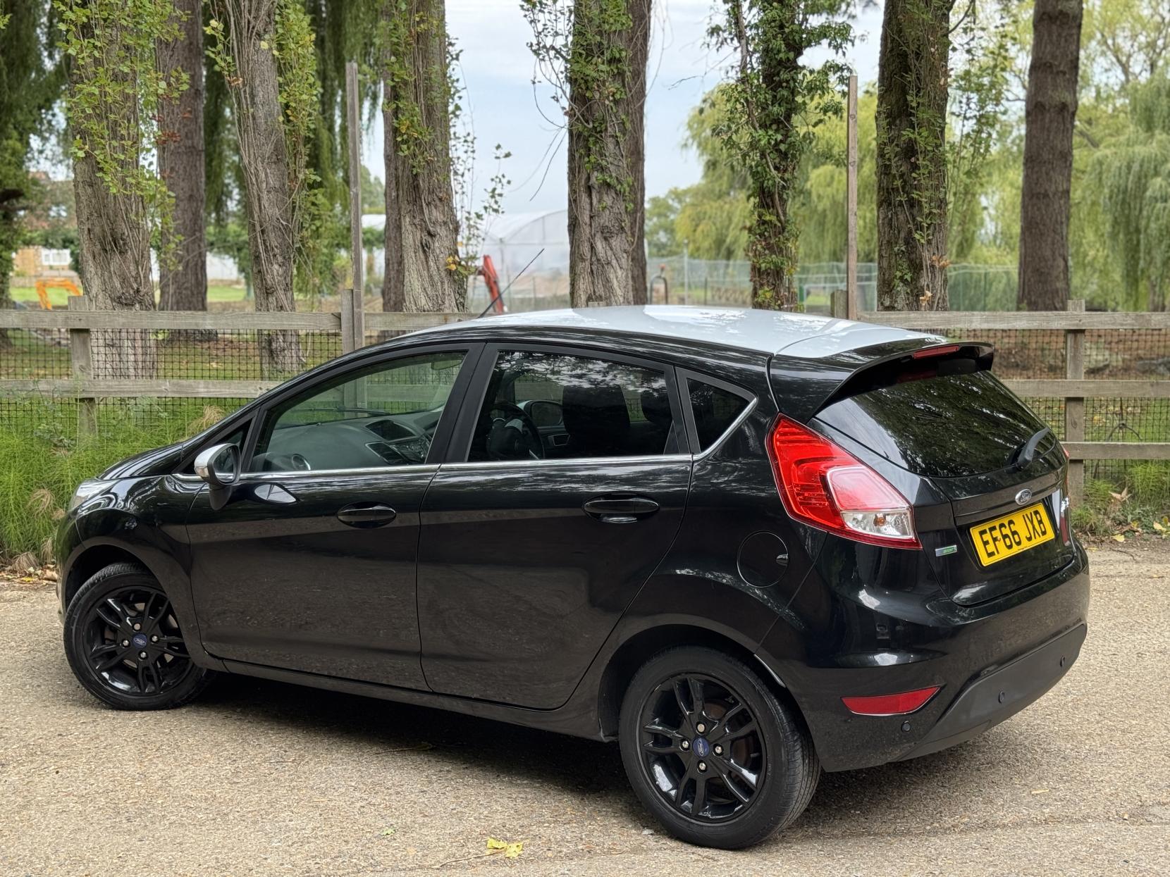 Ford Fiesta 1.0T EcoBoost Zetec Black Edition Hatchback 5dr Petrol Manual Euro 6 (s/s) (100 ps)