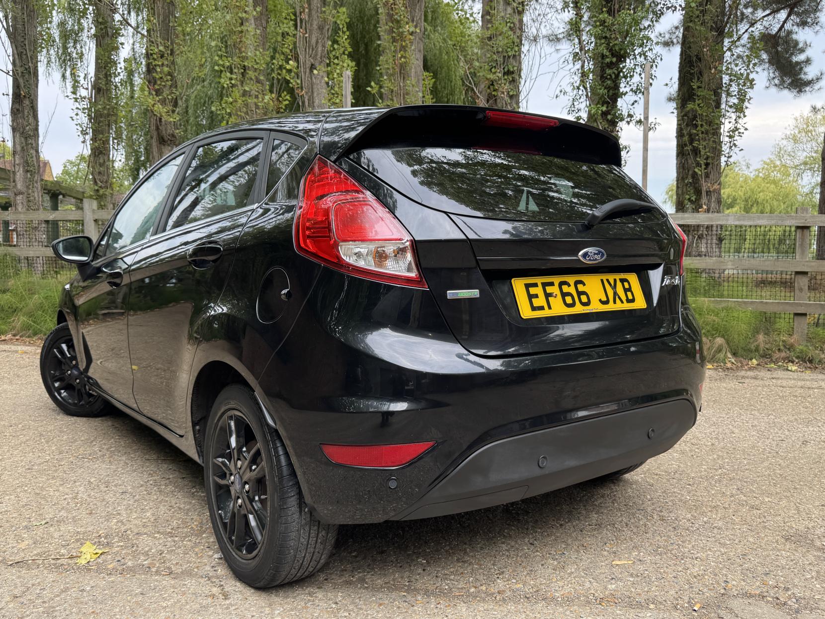 Ford Fiesta 1.0T EcoBoost Zetec Black Edition Hatchback 5dr Petrol Manual Euro 6 (s/s) (100 ps)