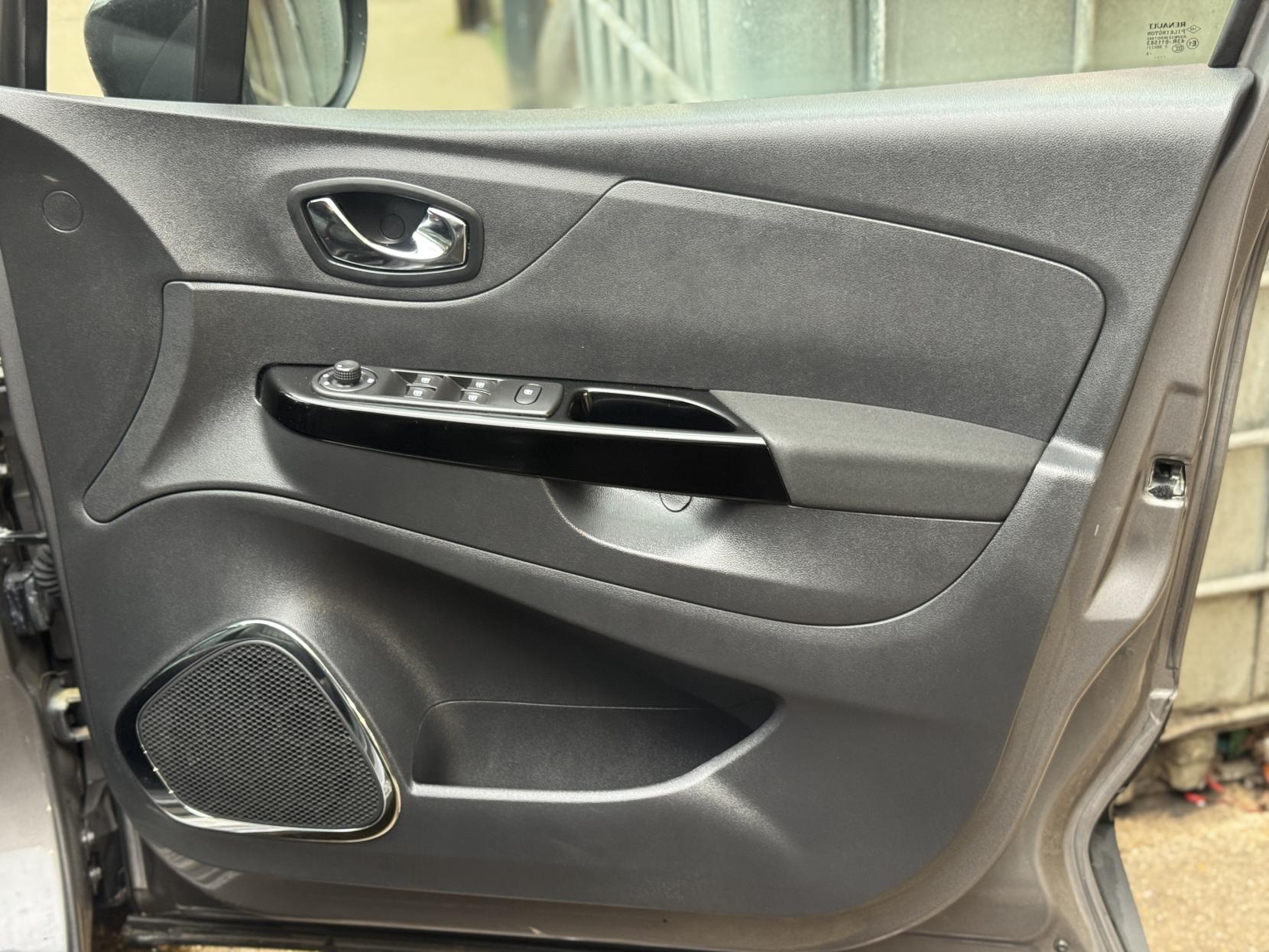 Renault Captur 0.9 TCe ENERGY Dynamique S Nav SUV 5dr Petrol Manual Euro 6 (s/s) (90 ps)