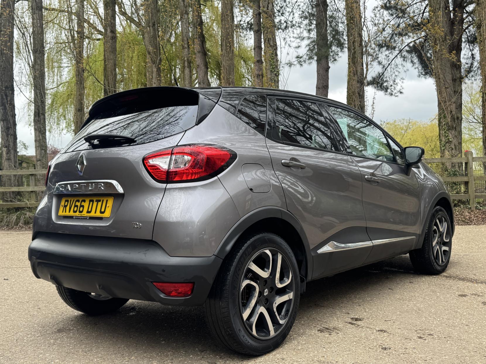 Renault Captur 0.9 TCe ENERGY Dynamique S Nav SUV 5dr Petrol Manual Euro 6 (s/s) (90 ps)