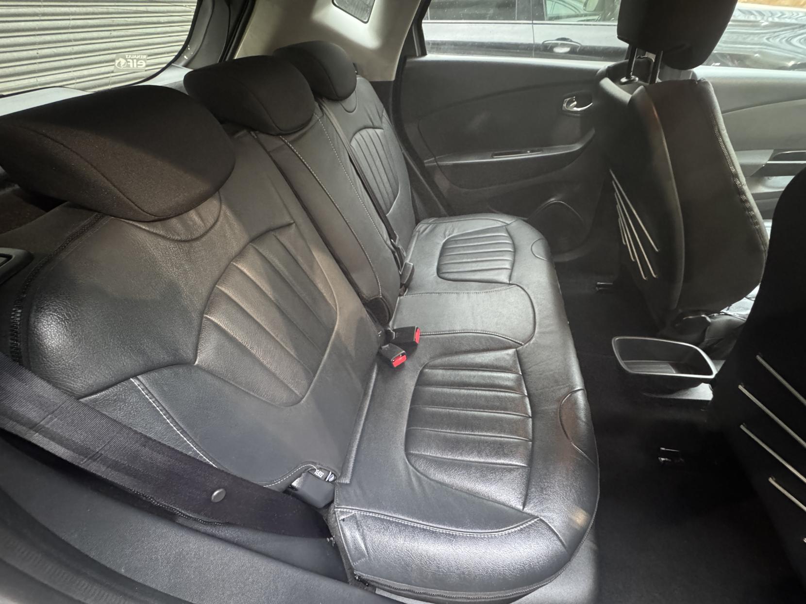 Renault Captur 0.9 TCe ENERGY Dynamique S Nav SUV 5dr Petrol Manual Euro 6 (s/s) (90 ps)