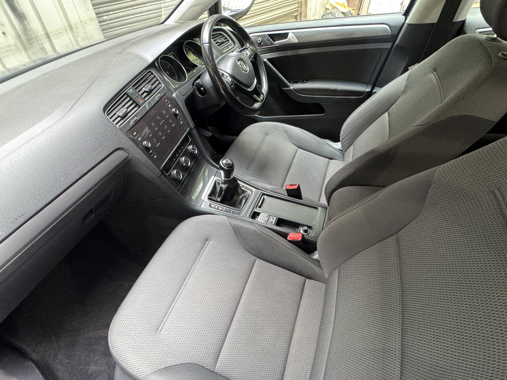 Volkswagen Golf 1.4 TSI BlueMotion Tech SE Hatchback 5dr Petrol Manual Euro 6 (s/s) (125 ps)