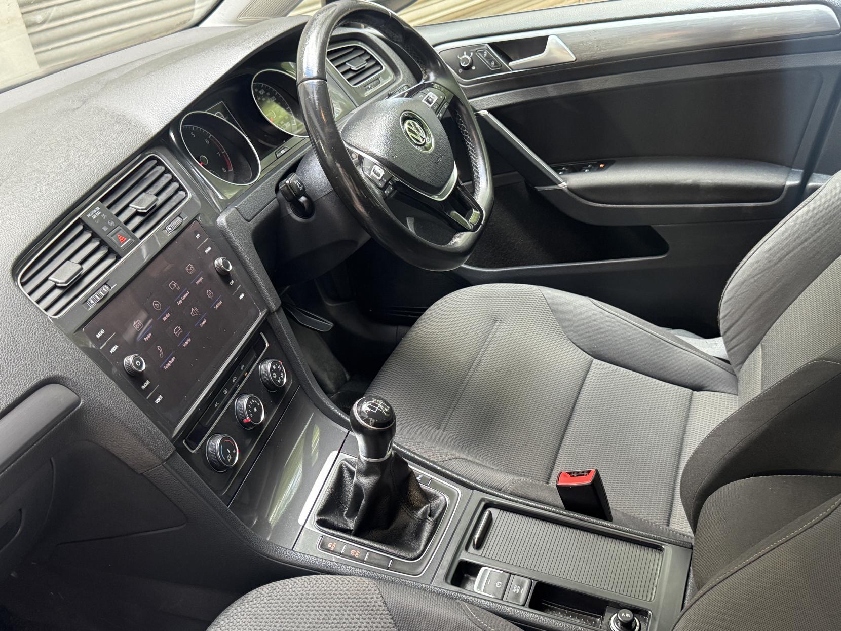 Volkswagen Golf 1.4 TSI BlueMotion Tech SE Hatchback 5dr Petrol Manual Euro 6 (s/s) (125 ps)