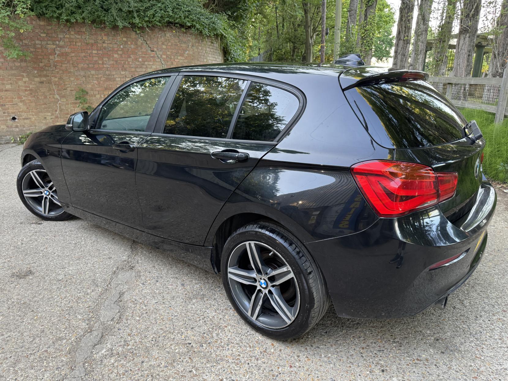 BMW 1 Series 1.5 118i Sport Hatchback 5dr Petrol Manual Euro 6 (s/s) (136 ps)