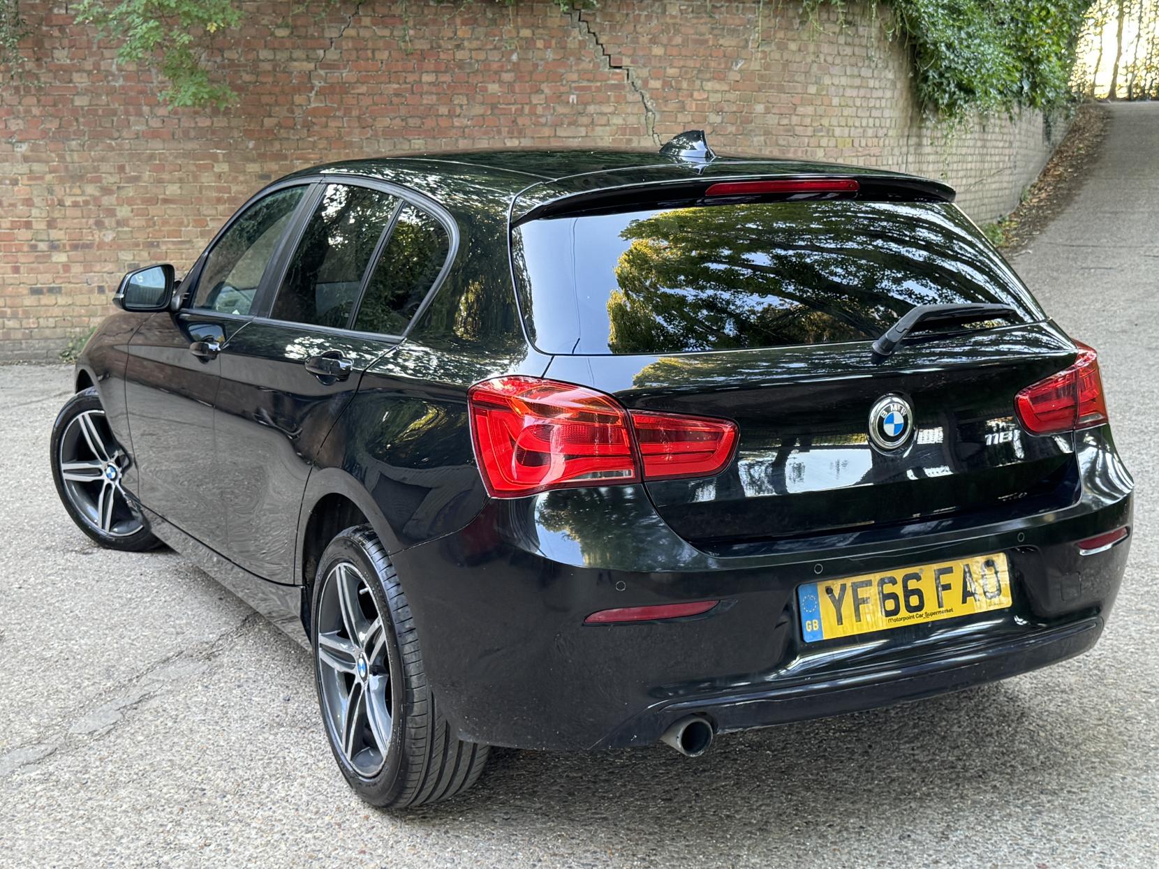 BMW 1 Series 1.5 118i Sport Hatchback 5dr Petrol Manual Euro 6 (s/s) (136 ps)