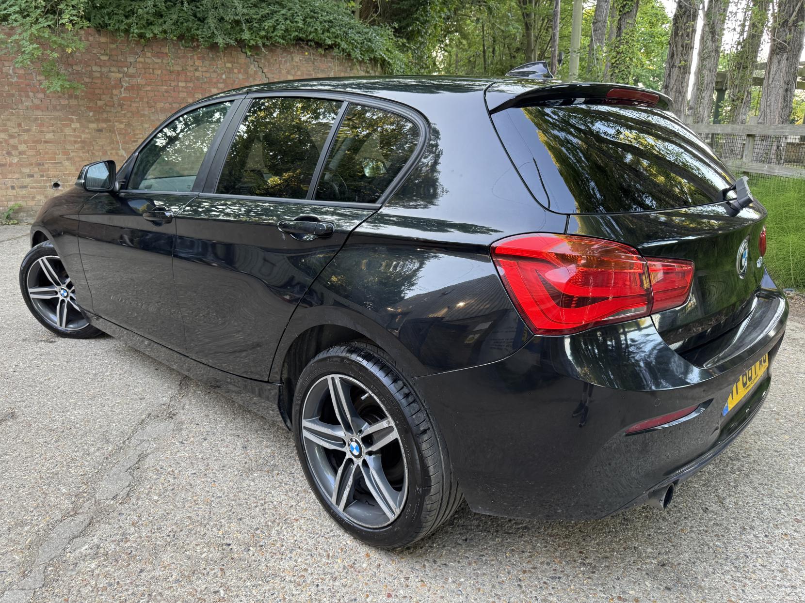 BMW 1 Series 1.5 118i Sport Hatchback 5dr Petrol Manual Euro 6 (s/s) (136 ps)
