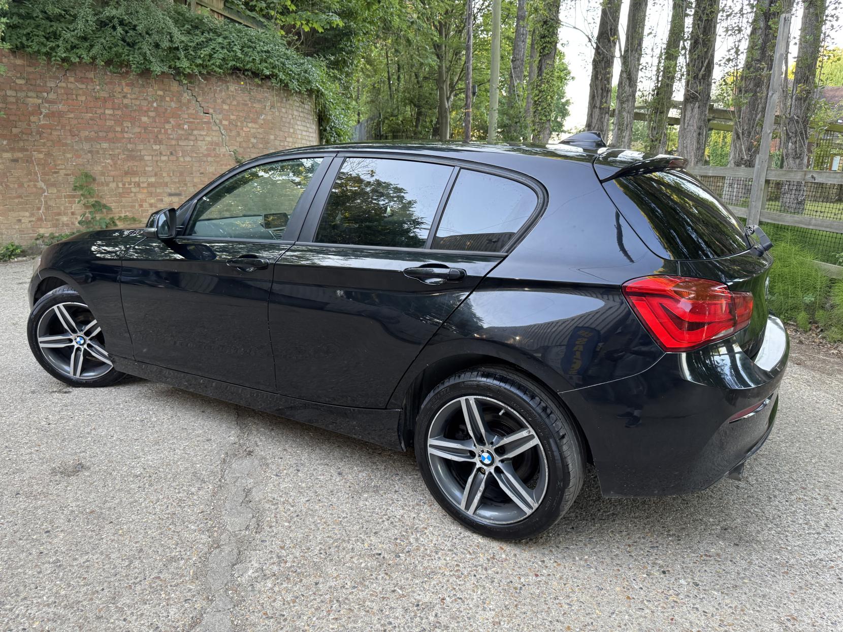 BMW 1 Series 1.5 118i Sport Hatchback 5dr Petrol Manual Euro 6 (s/s) (136 ps)