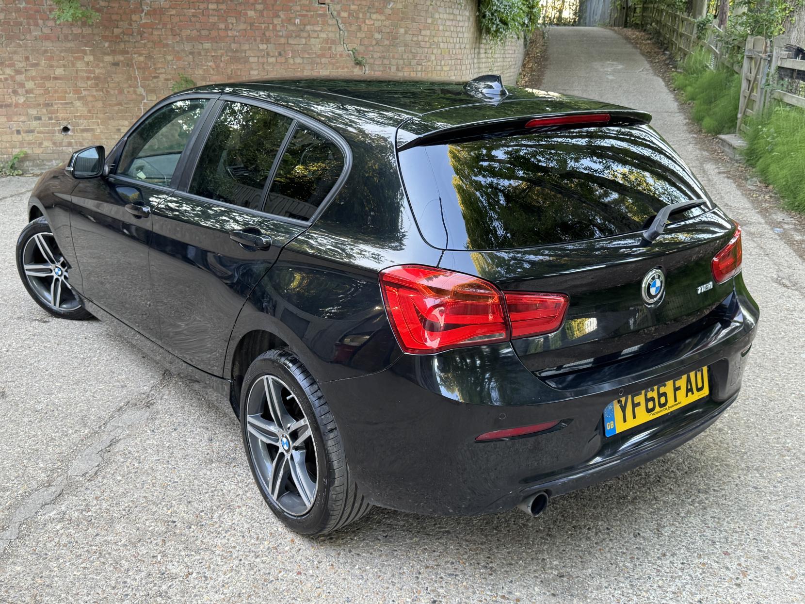 BMW 1 Series 1.5 118i Sport Hatchback 5dr Petrol Manual Euro 6 (s/s) (136 ps)