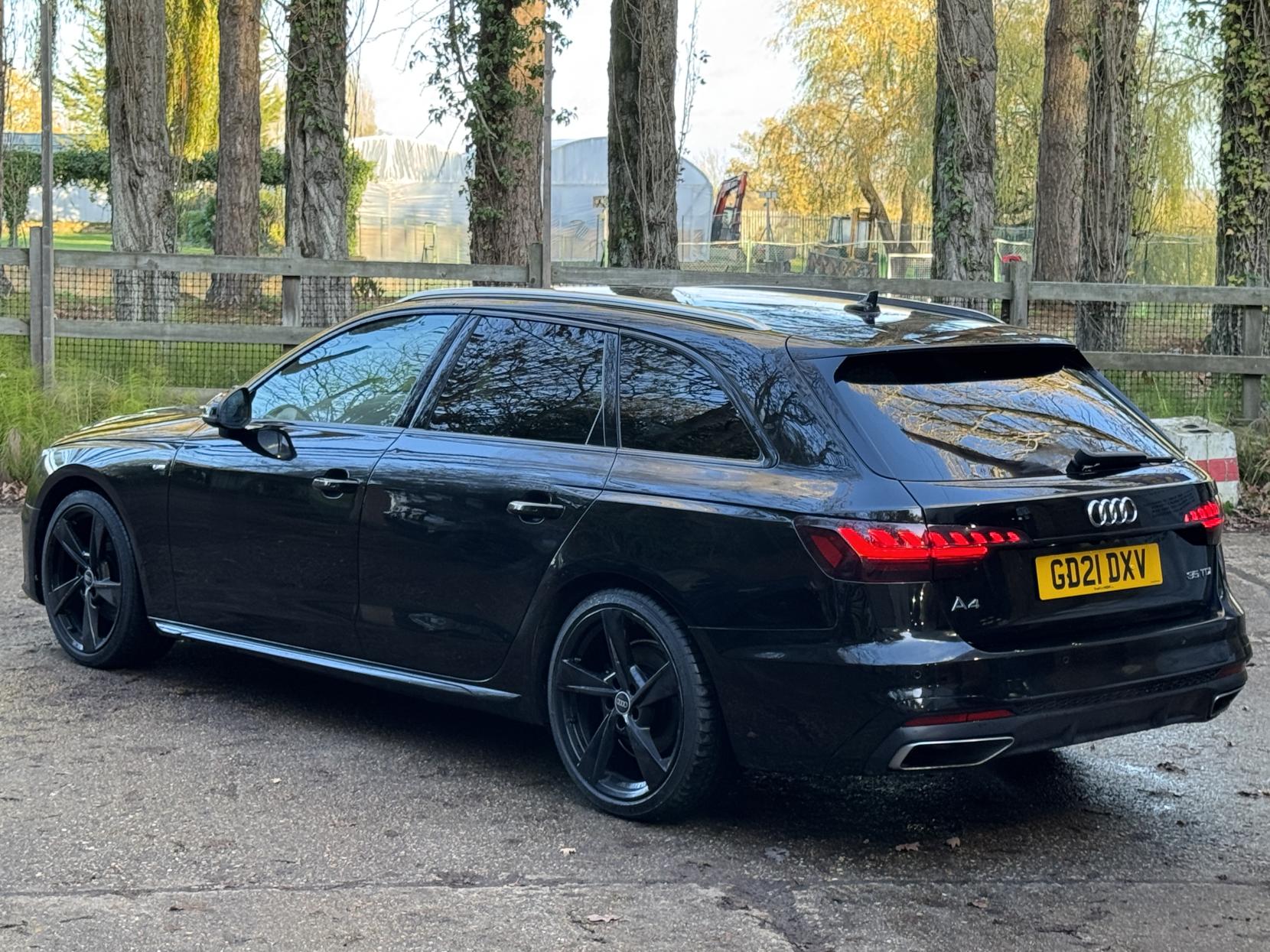 Audi A4 Avant 2.0 TDI 35 S line Estate 5dr Diesel S Tronic Euro 6 (s/s) (163 ps)