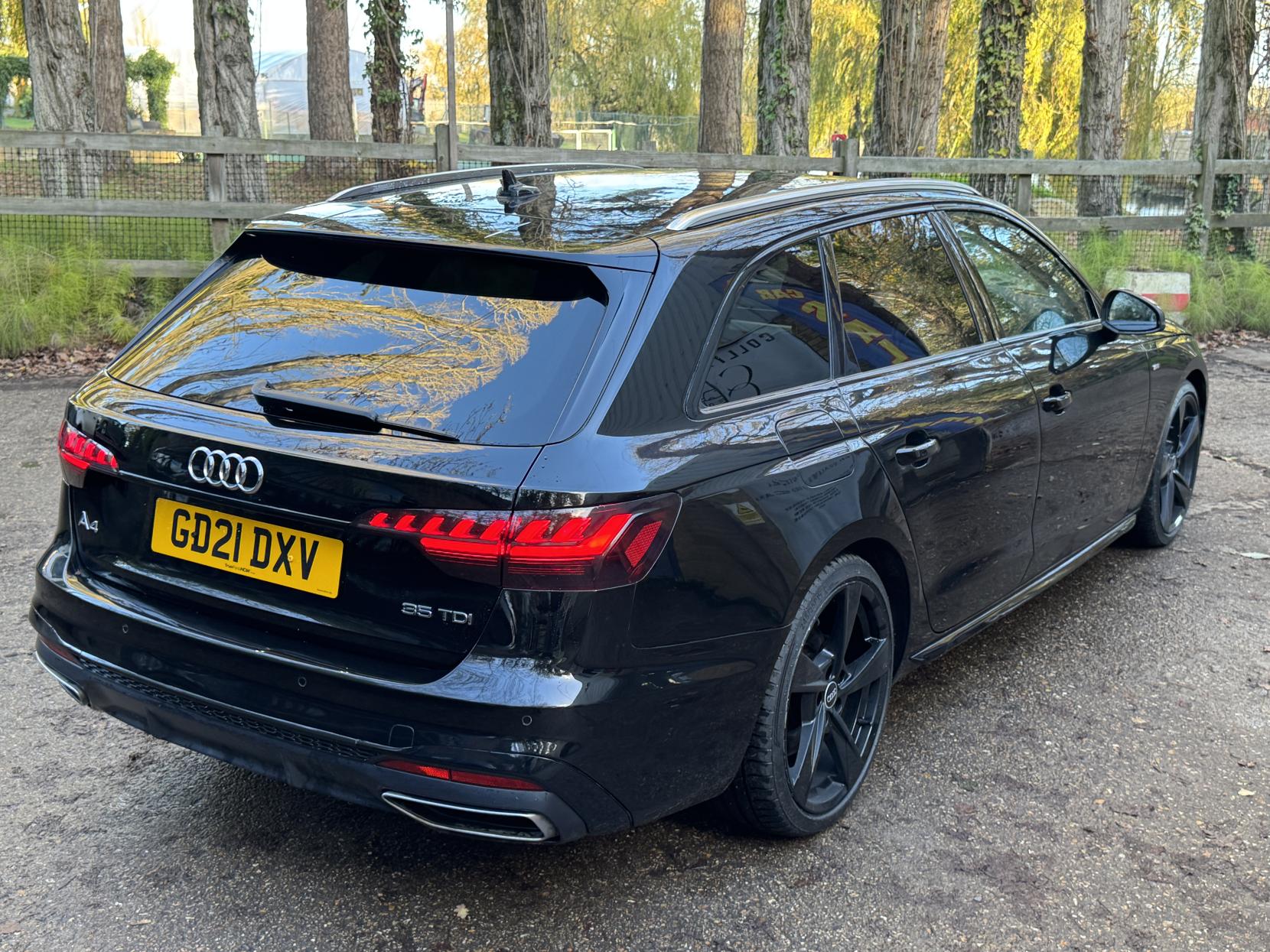 Audi A4 Avant 2.0 TDI 35 S line Estate 5dr Diesel S Tronic Euro 6 (s/s) (163 ps)