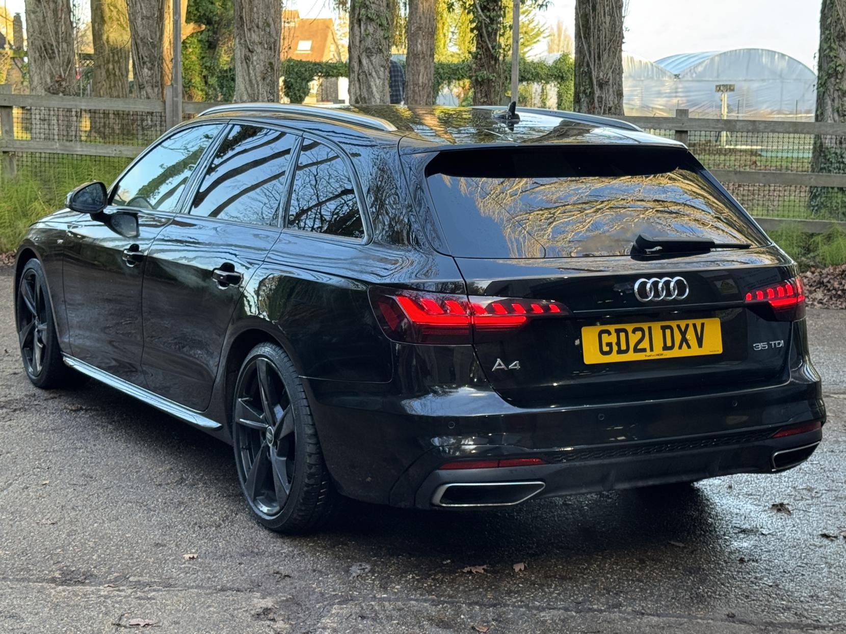 Audi A4 Avant 2.0 TDI 35 S line Estate 5dr Diesel S Tronic Euro 6 (s/s) (163 ps)