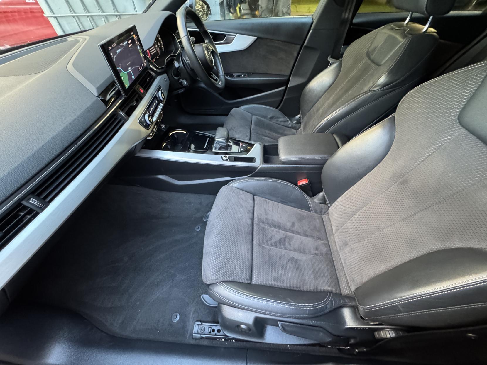 Audi A4 Avant 2.0 TDI 35 S line Estate 5dr Diesel S Tronic Euro 6 (s/s) (163 ps)