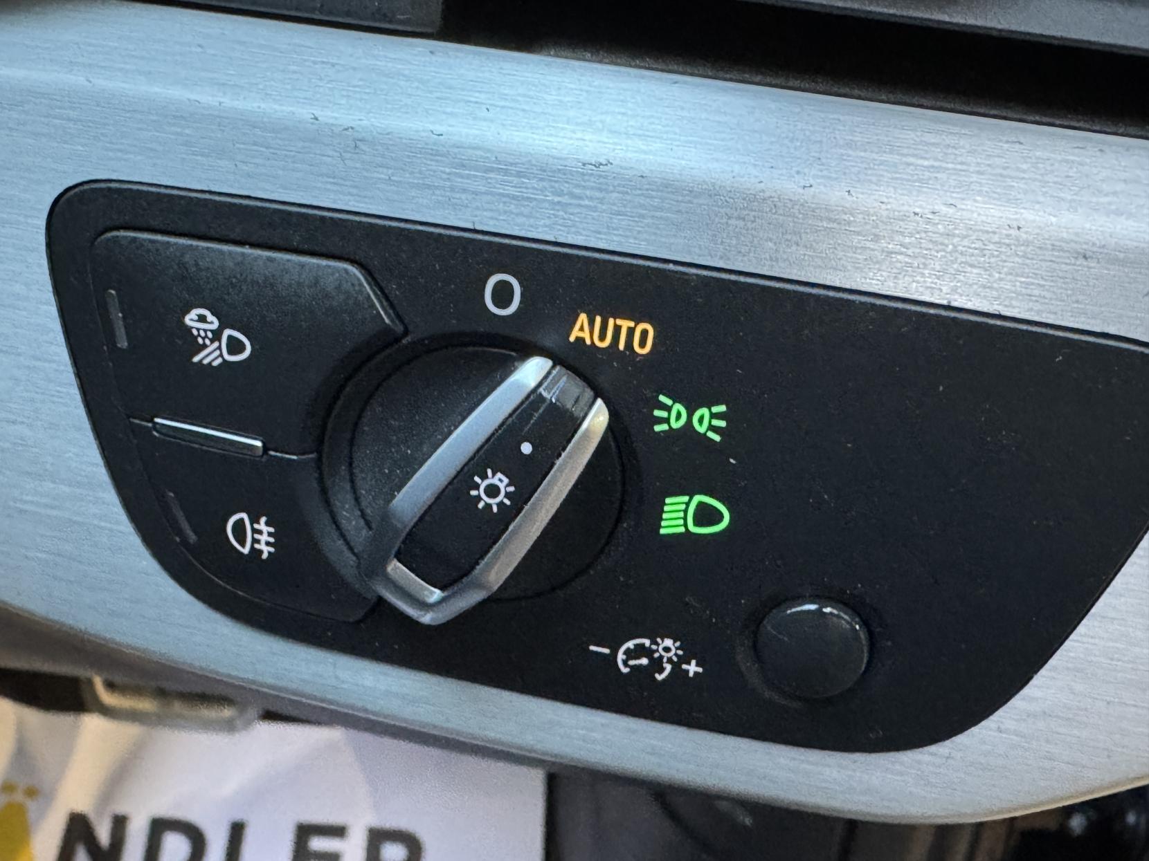 Audi A4 Avant 2.0 TDI 35 S line Estate 5dr Diesel S Tronic Euro 6 (s/s) (163 ps)