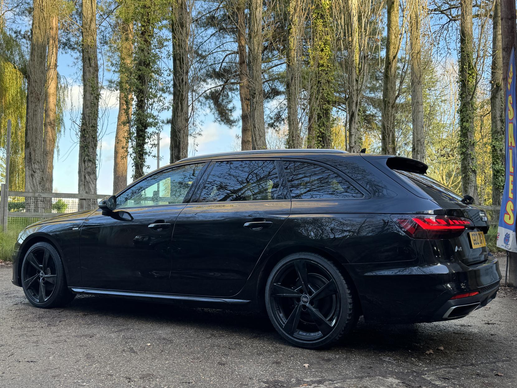 Audi A4 Avant 2.0 TDI 35 S line Estate 5dr Diesel S Tronic Euro 6 (s/s) (163 ps)