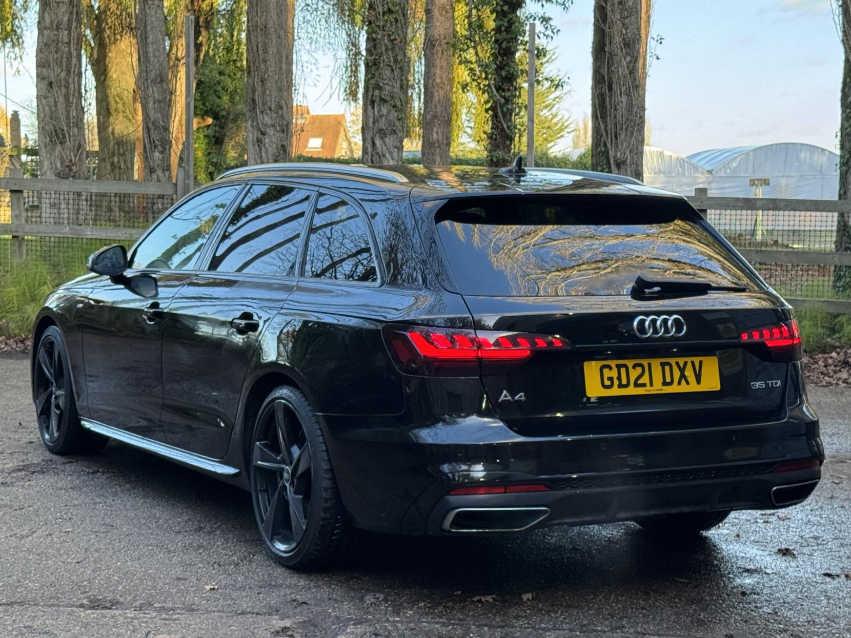 Audi A4 Avant 2.0 TDI 35 S line Estate 5dr Diesel S Tronic Euro 6 (s/s) (163 ps)