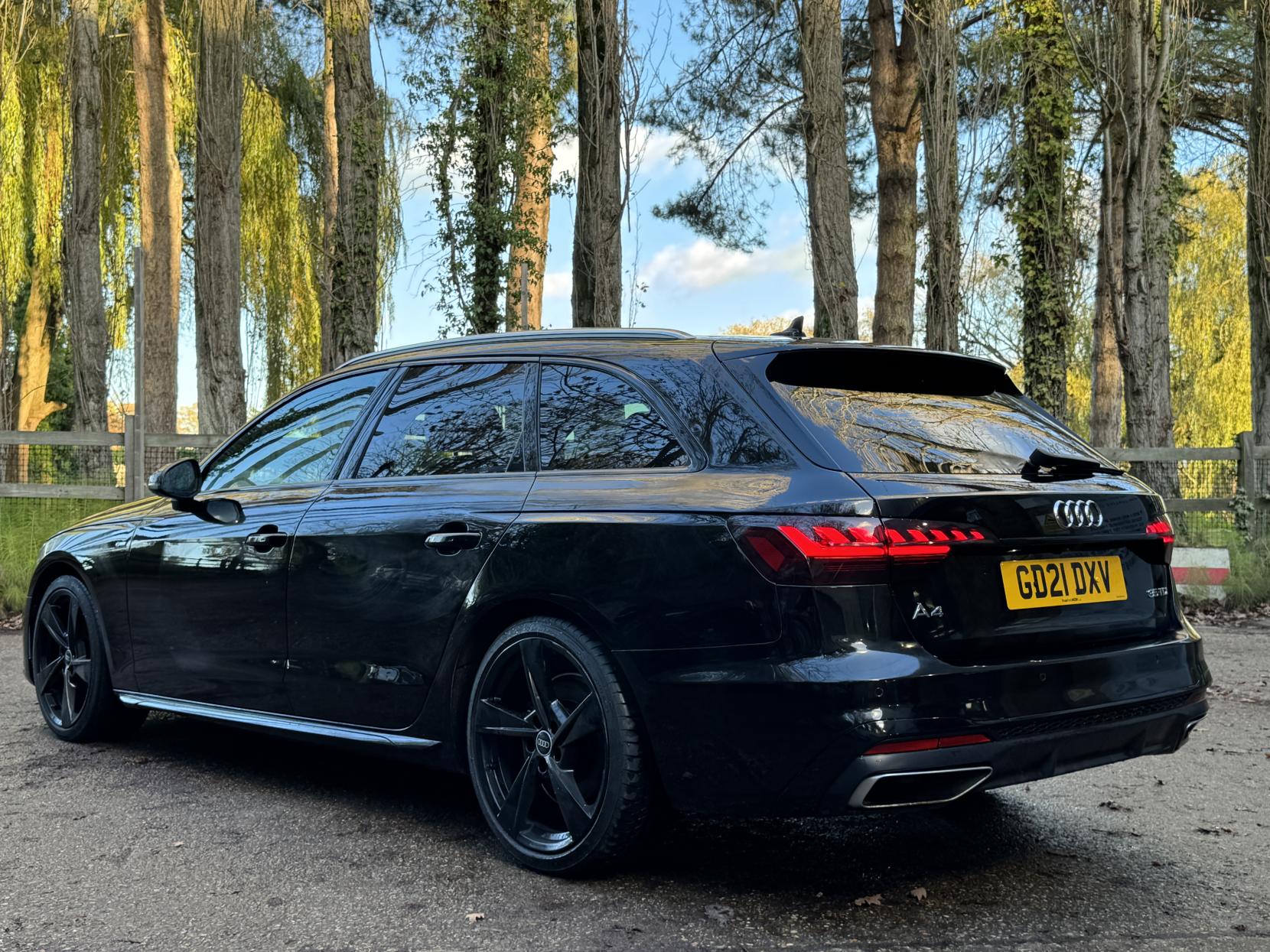 Audi A4 Avant 2.0 TDI 35 S line Estate 5dr Diesel S Tronic Euro 6 (s/s) (163 ps)