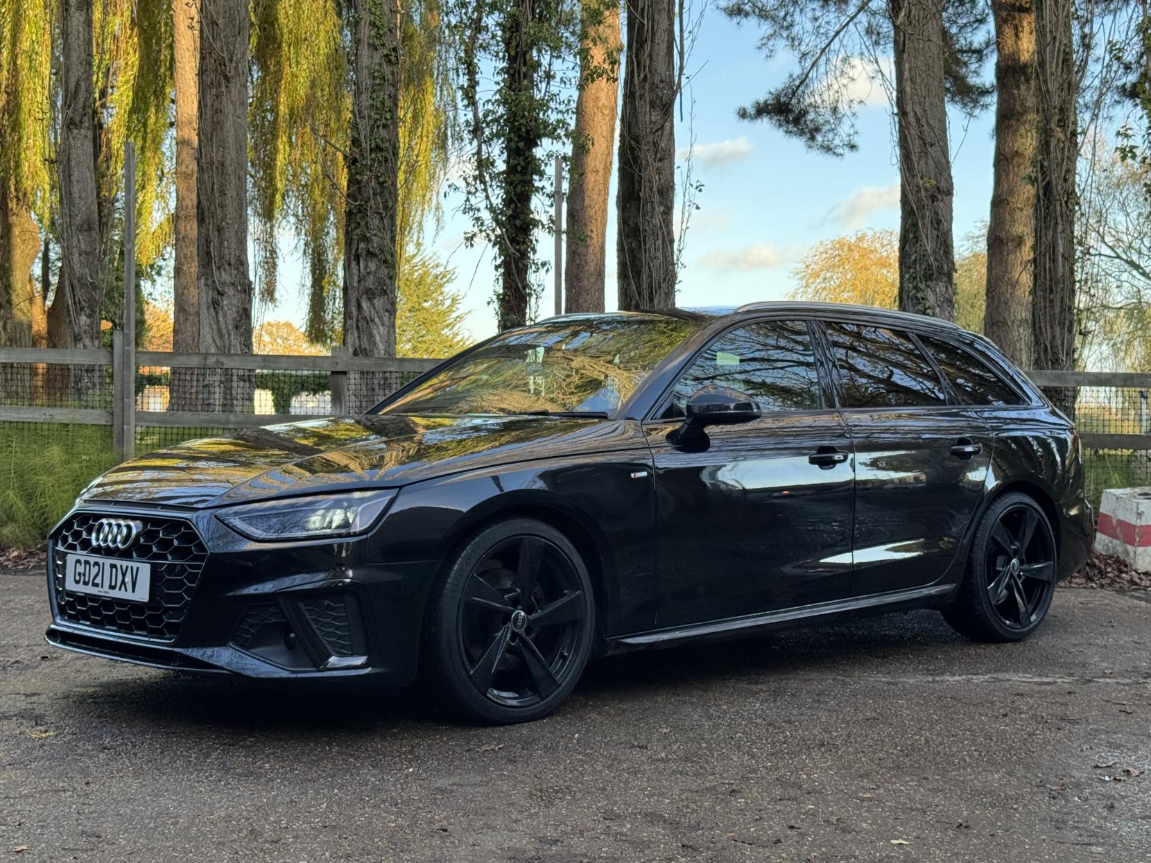 Audi A4 Avant 2.0 TDI 35 S line Estate 5dr Diesel S Tronic Euro 6 (s/s) (163 ps)