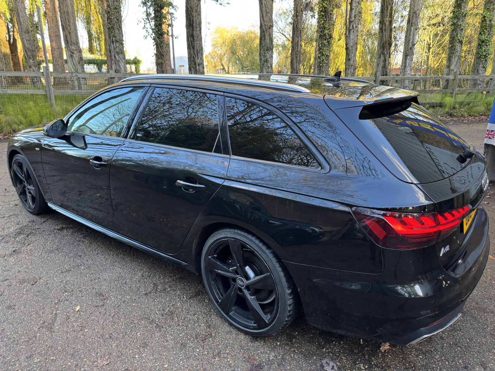 Audi A4 Avant 2.0 TDI 35 S line Estate 5dr Diesel S Tronic Euro 6 (s/s) (163 ps)
