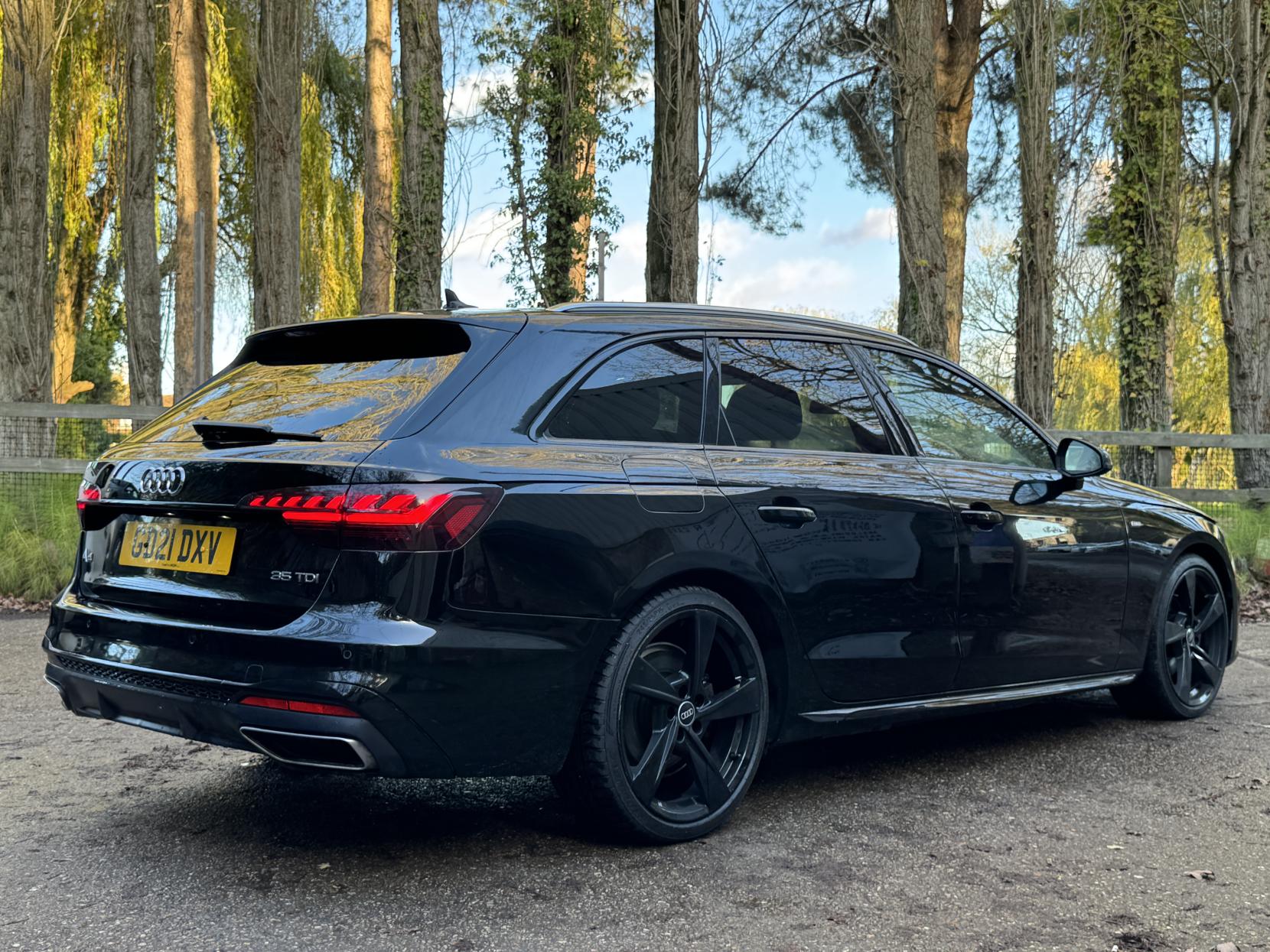 Audi A4 Avant 2.0 TDI 35 S line Estate 5dr Diesel S Tronic Euro 6 (s/s) (163 ps)