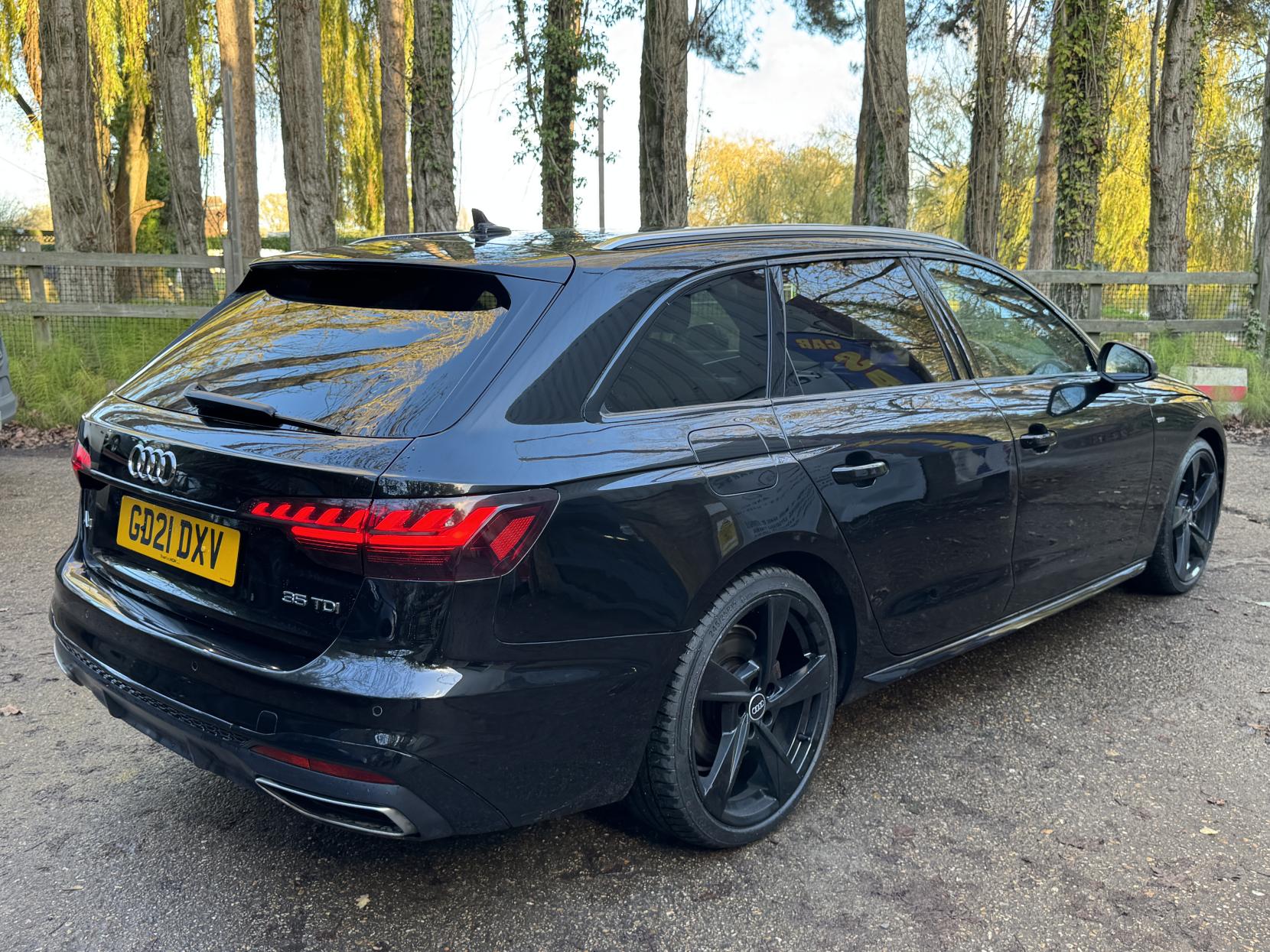 Audi A4 Avant 2.0 TDI 35 S line Estate 5dr Diesel S Tronic Euro 6 (s/s) (163 ps)