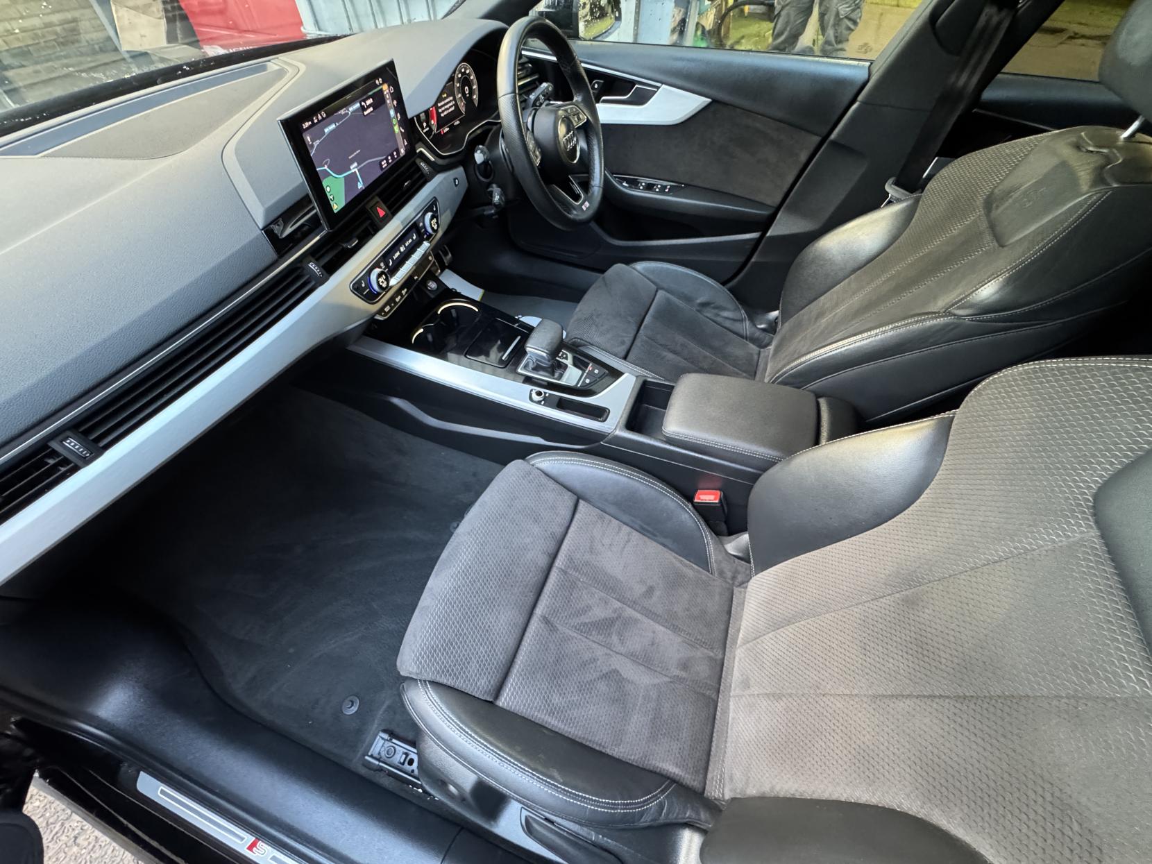 Audi A4 Avant 2.0 TDI 35 S line Estate 5dr Diesel S Tronic Euro 6 (s/s) (163 ps)