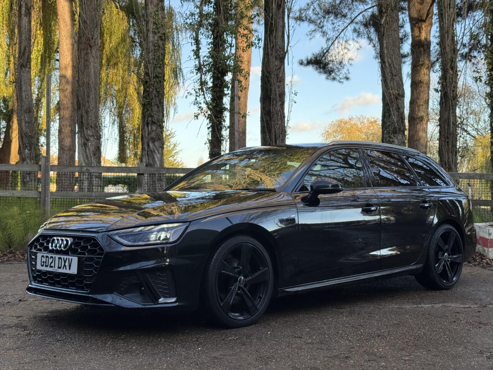 Audi A4 Avant 2.0 TDI 35 S line Estate 5dr Diesel S Tronic Euro 6 (s/s) (163 ps)