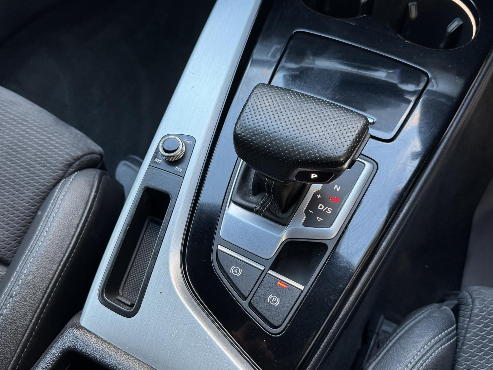 Audi A4 Avant 2.0 TDI 35 S line Estate 5dr Diesel S Tronic Euro 6 (s/s) (163 ps)