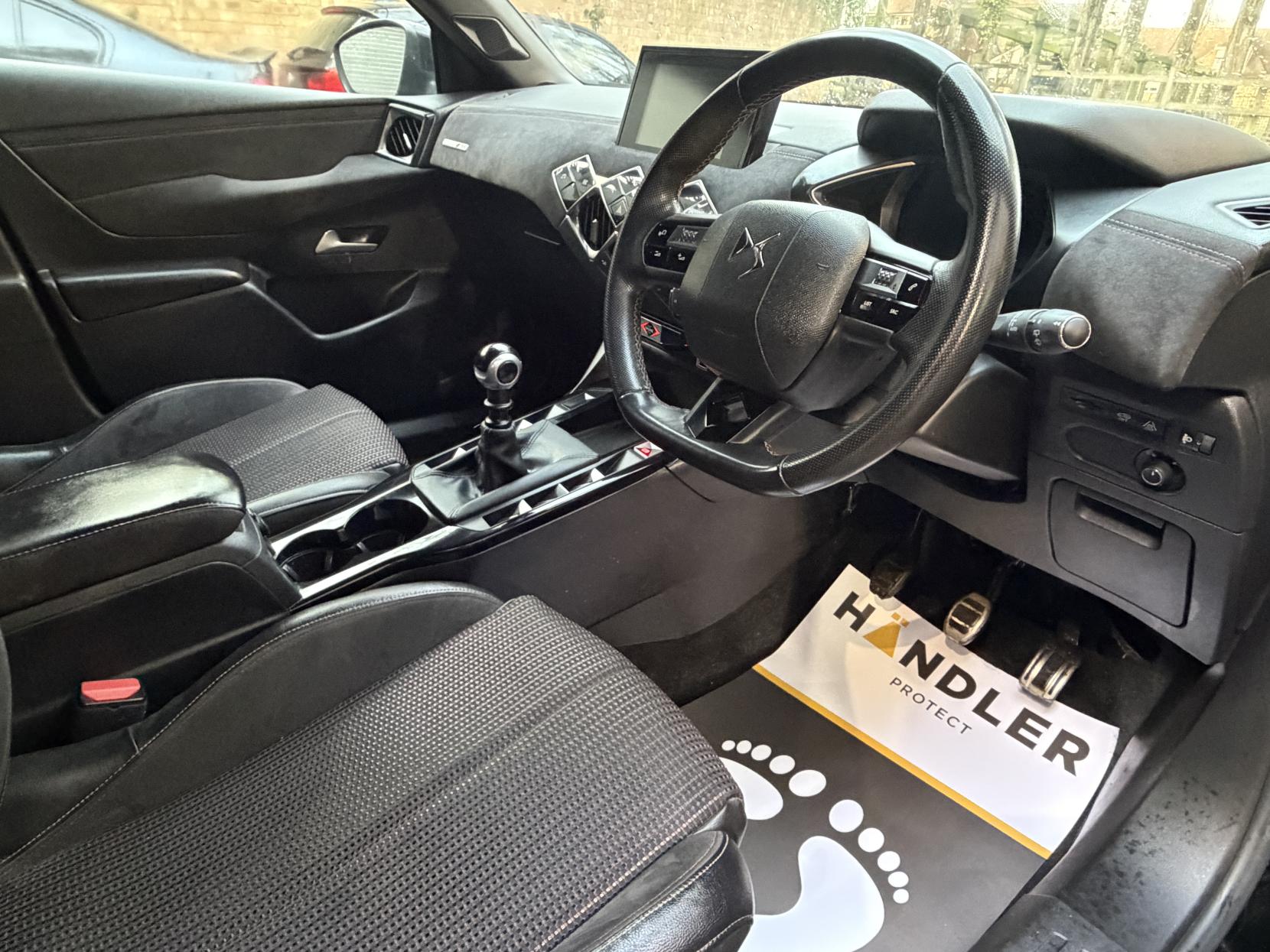 DS AUTOMOBILES DS 3 CROSSBACK 1.5 BlueHDi Performance Line Crossback 5dr Diesel Manual Euro 6 (s/s) (110 ps)