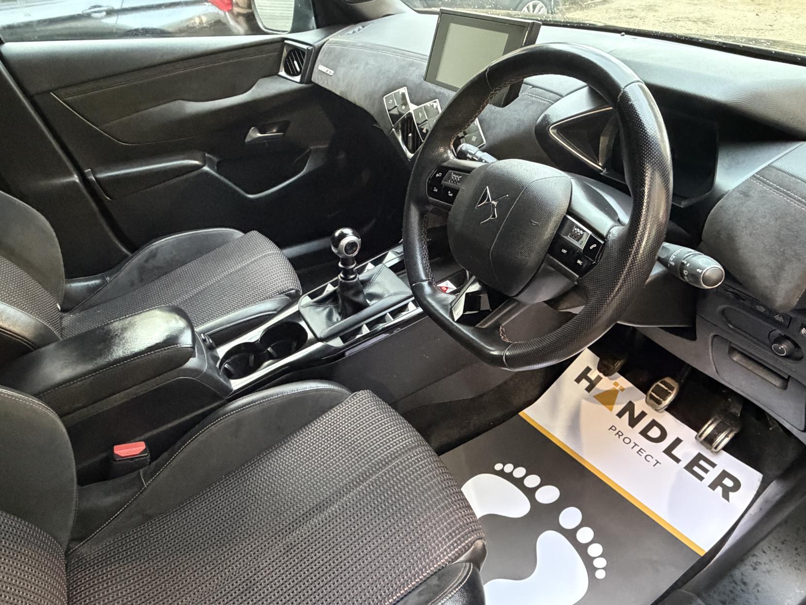 DS AUTOMOBILES DS 3 CROSSBACK 1.5 BlueHDi Performance Line Crossback 5dr Diesel Manual Euro 6 (s/s) (110 ps)