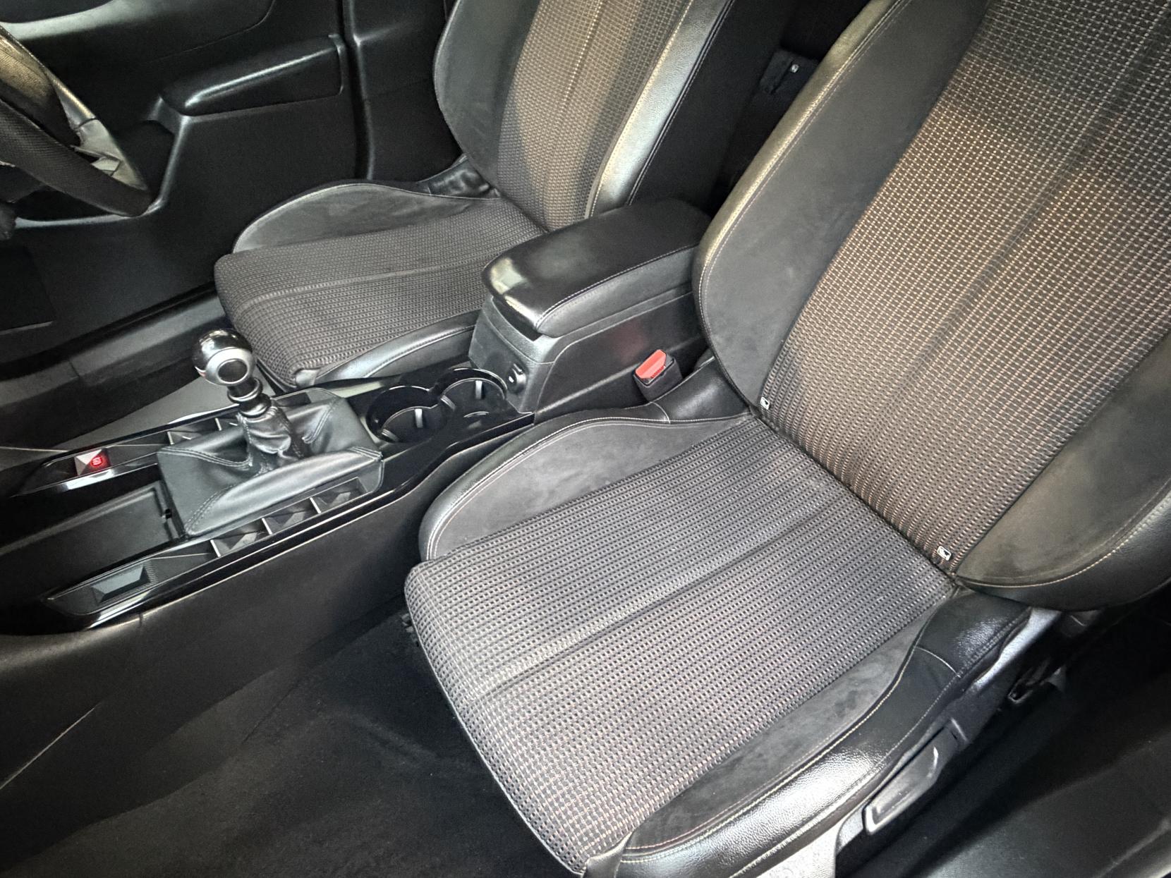 DS AUTOMOBILES DS 3 CROSSBACK 1.5 BlueHDi Performance Line Crossback 5dr Diesel Manual Euro 6 (s/s) (110 ps)