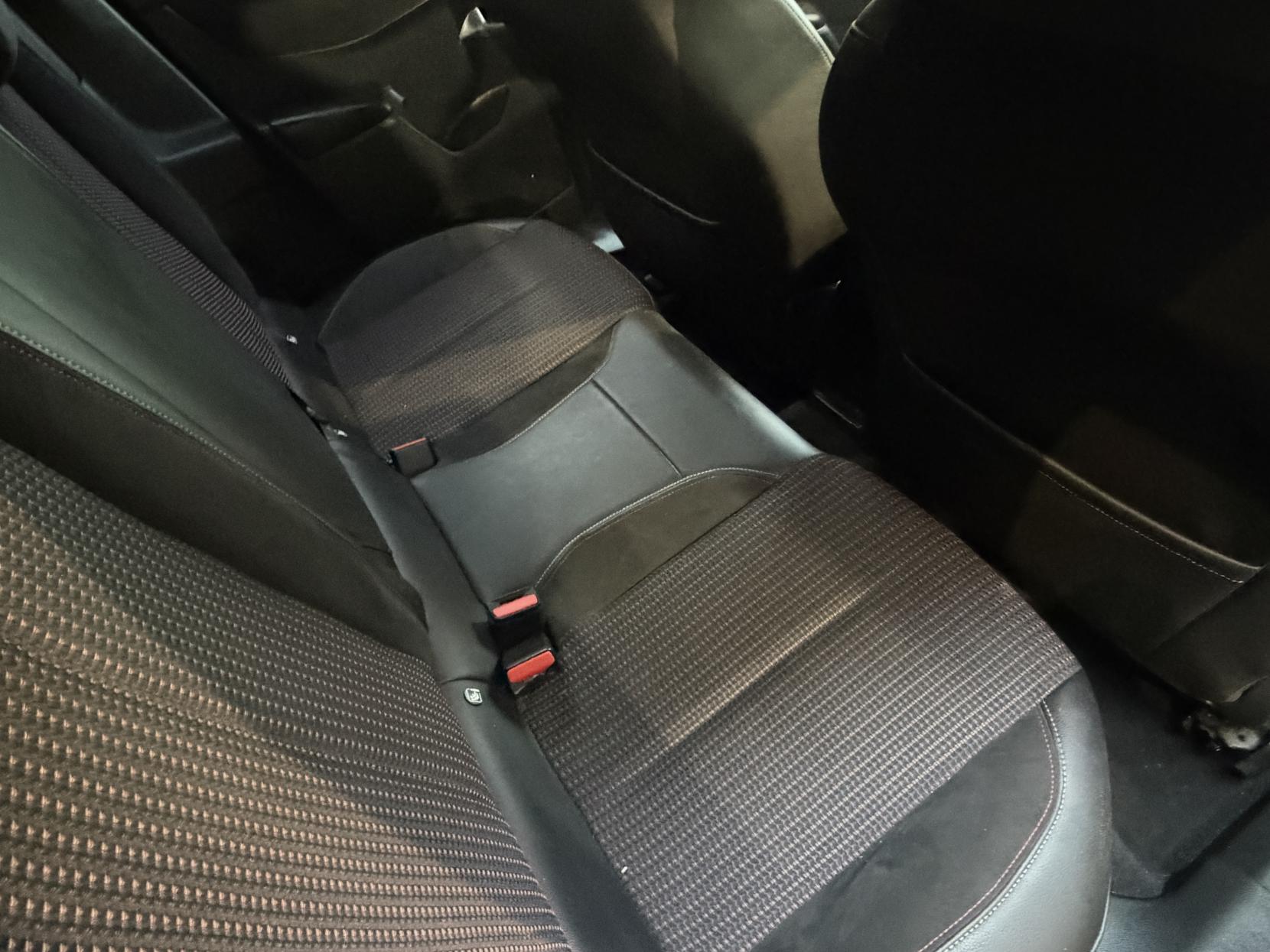 DS AUTOMOBILES DS 3 CROSSBACK 1.5 BlueHDi Performance Line Crossback 5dr Diesel Manual Euro 6 (s/s) (110 ps)