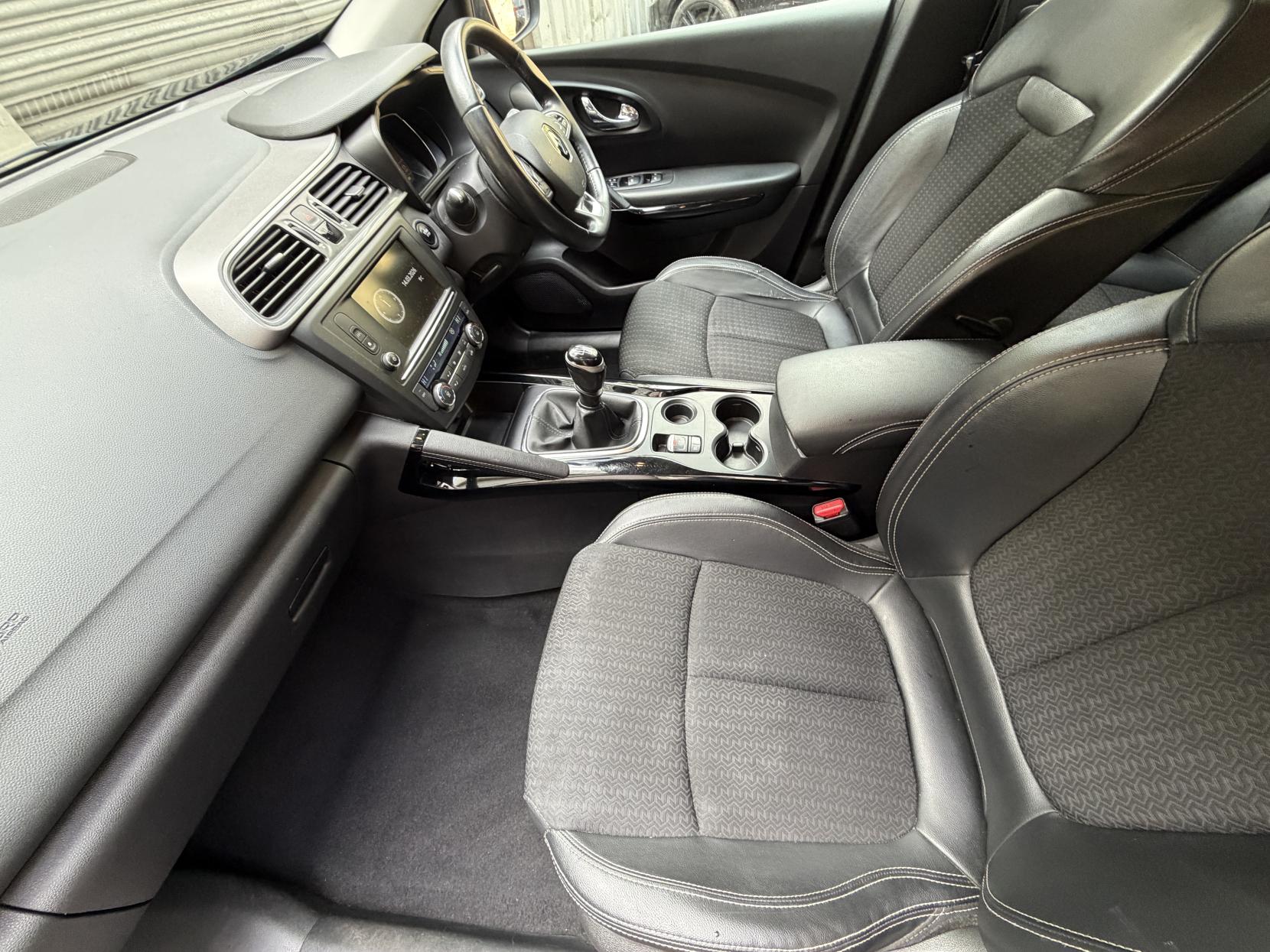 Renault Kadjar 1.2 TCe Dynamique S Nav SUV 5dr Petrol Manual Euro 6 (s/s) (130 ps)