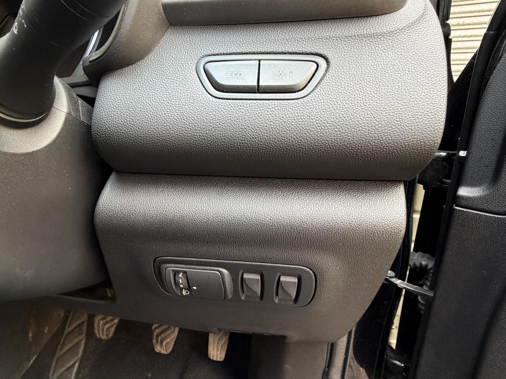 Renault Kadjar 1.2 TCe Dynamique S Nav SUV 5dr Petrol Manual Euro 6 (s/s) (130 ps)