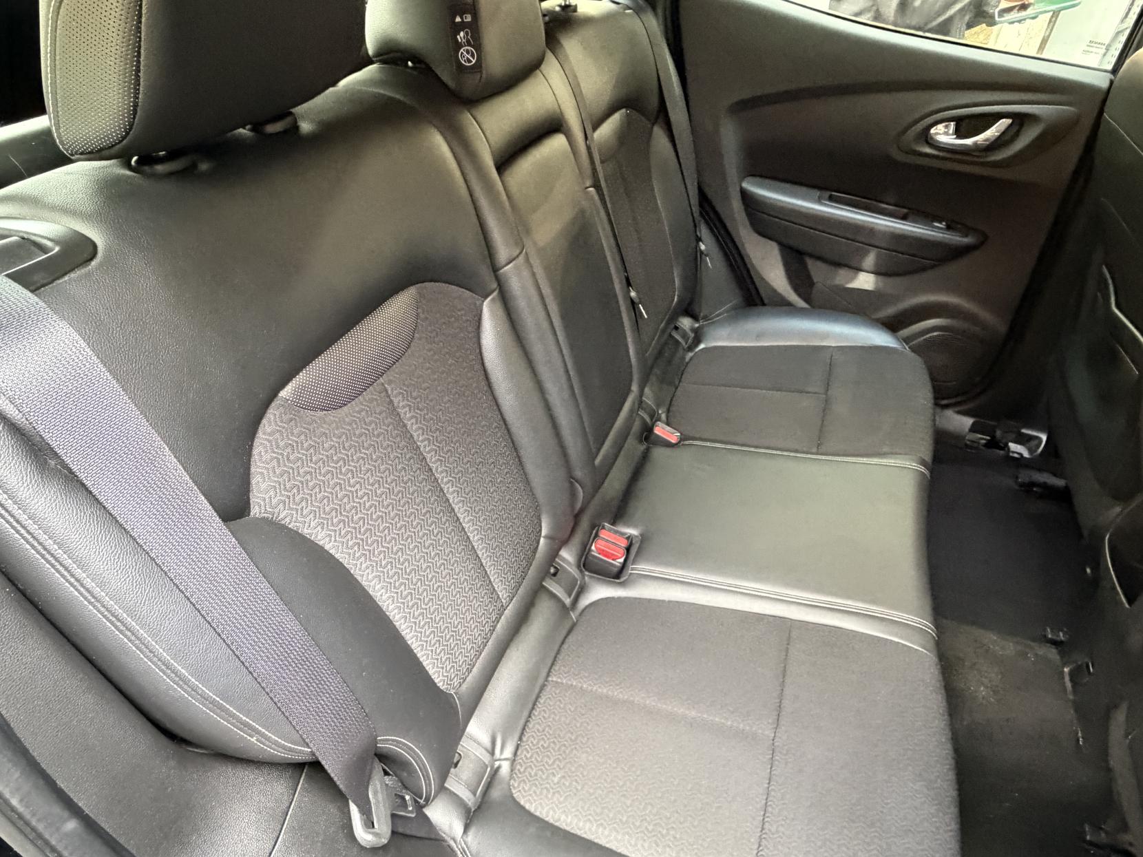 Renault Kadjar 1.2 TCe Dynamique S Nav SUV 5dr Petrol Manual Euro 6 (s/s) (130 ps)