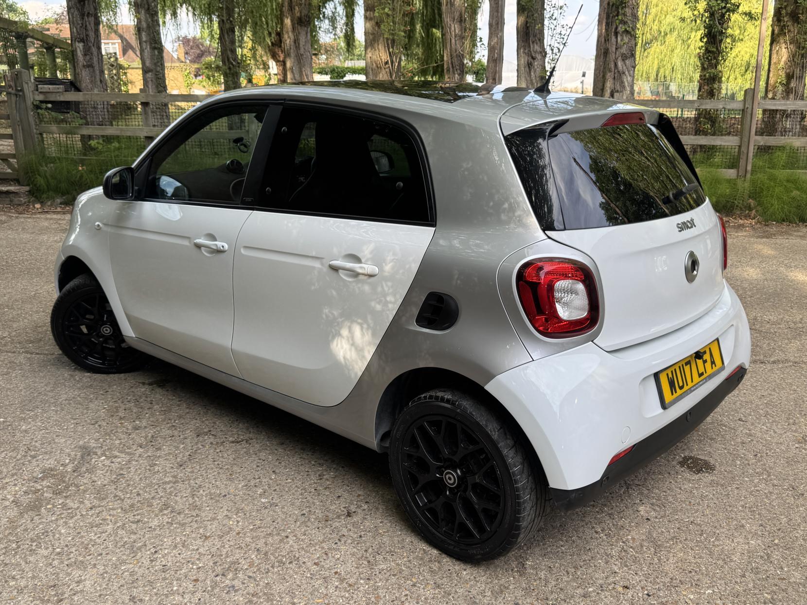 Smart forfour 0.9T Prime (Premium) Hatchback 5dr Petrol Twinamic Euro 6 (s/s) (90 ps)