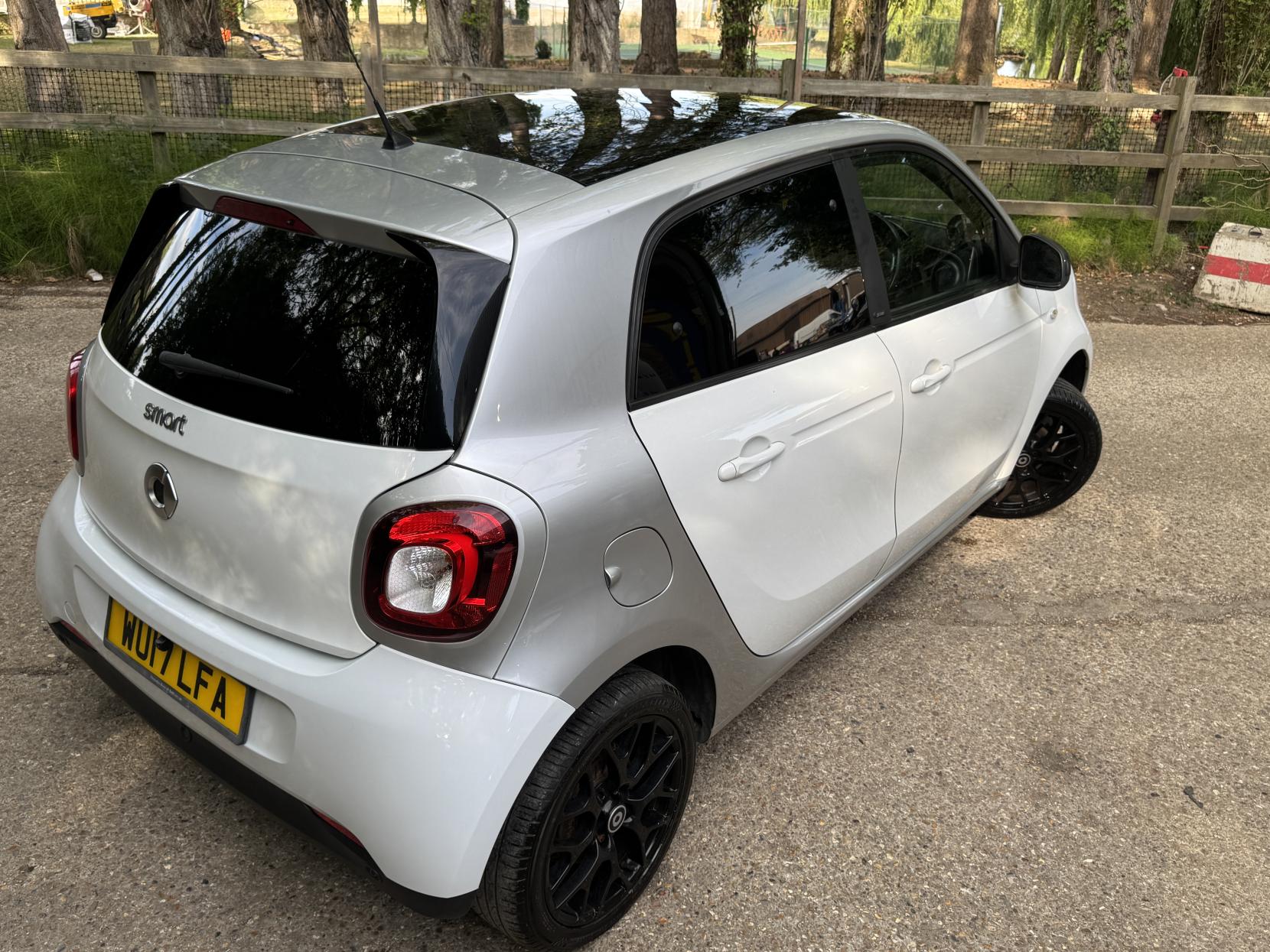 Smart forfour 0.9T Prime (Premium) Hatchback 5dr Petrol Twinamic Euro 6 (s/s) (90 ps)