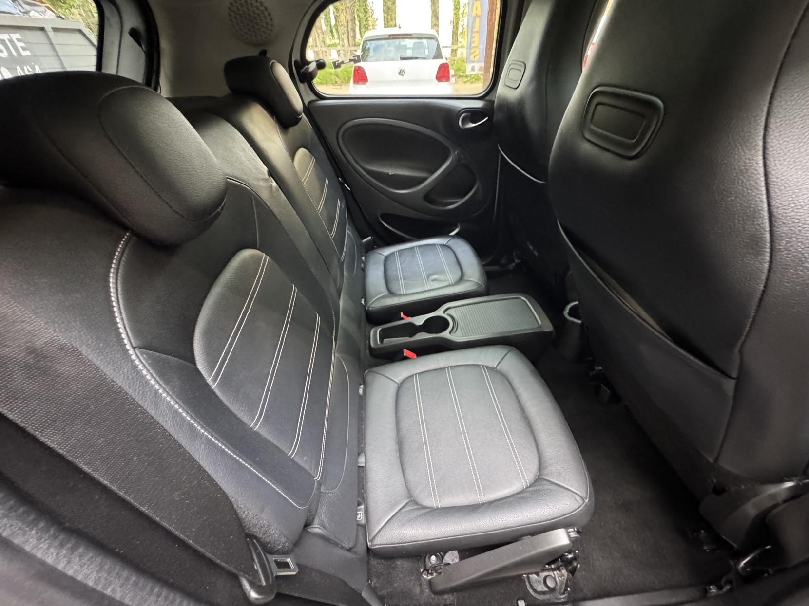 Smart forfour 0.9T Prime (Premium) Hatchback 5dr Petrol Twinamic Euro 6 (s/s) (90 ps)