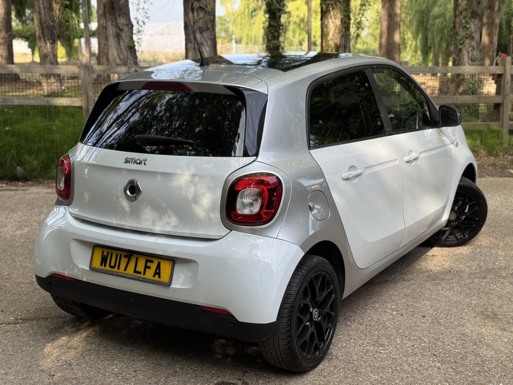 Smart forfour 0.9T Prime (Premium) Hatchback 5dr Petrol Twinamic Euro 6 (s/s) (90 ps)
