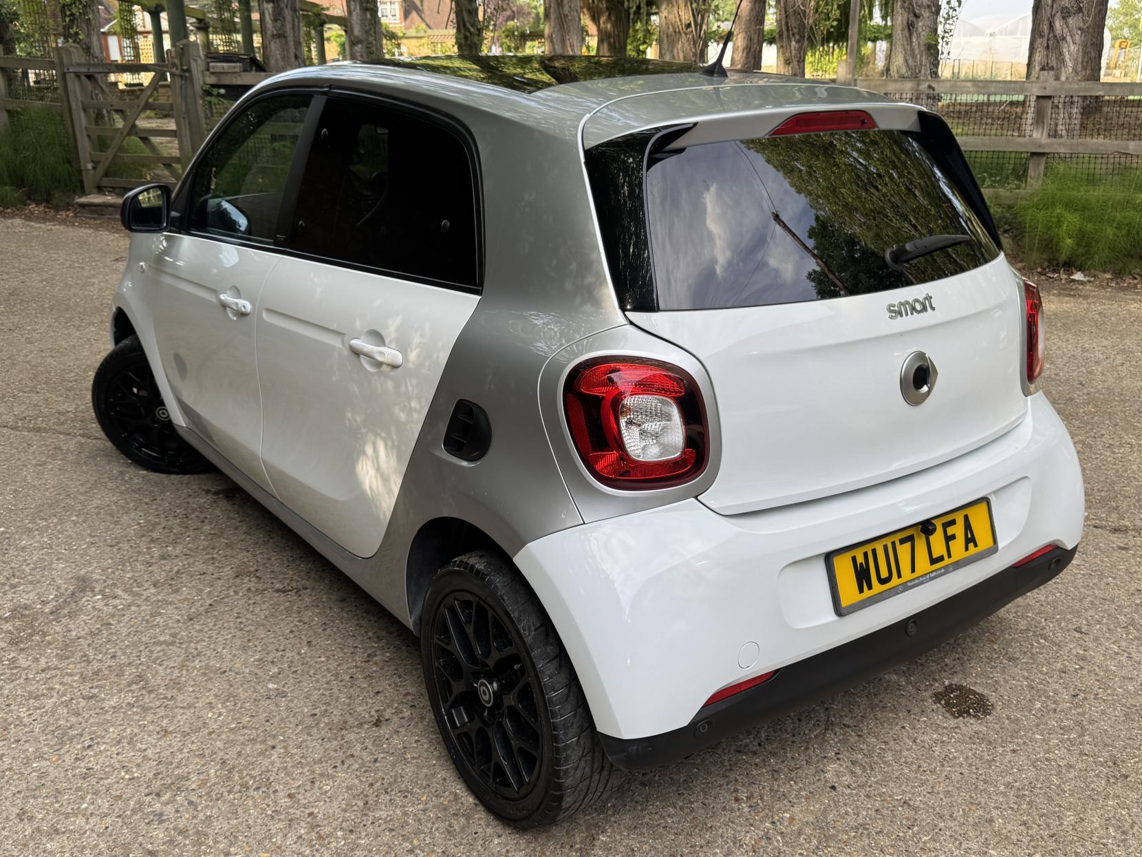 Smart forfour 0.9T Prime (Premium) Hatchback 5dr Petrol Twinamic Euro 6 (s/s) (90 ps)