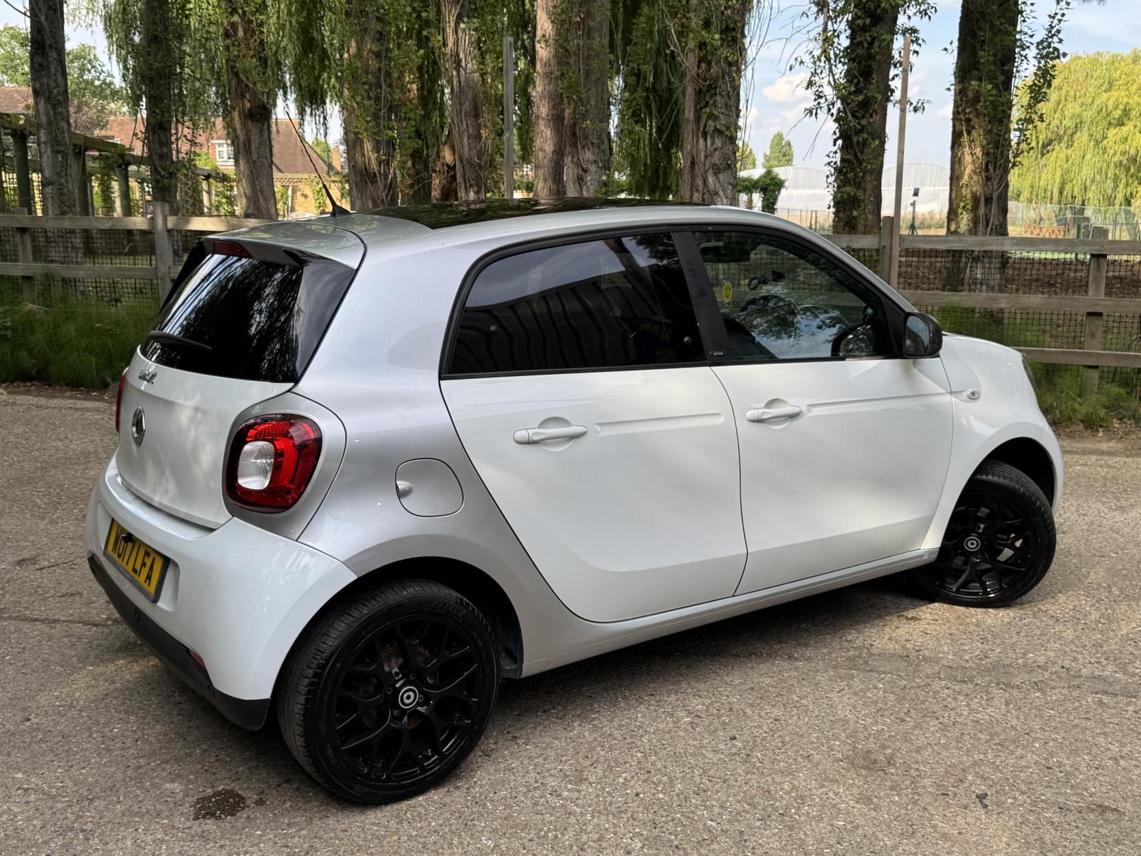 Smart forfour 0.9T Prime (Premium) Hatchback 5dr Petrol Twinamic Euro 6 (s/s) (90 ps)