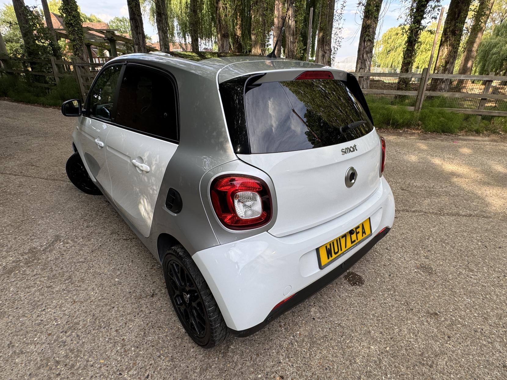Smart forfour 0.9T Prime (Premium) Hatchback 5dr Petrol Twinamic Euro 6 (s/s) (90 ps)