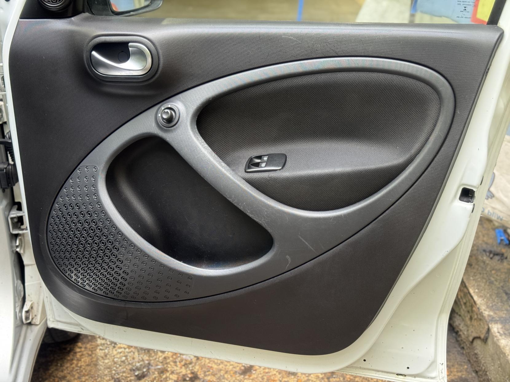 Smart forfour 0.9T Prime (Premium) Hatchback 5dr Petrol Twinamic Euro 6 (s/s) (90 ps)