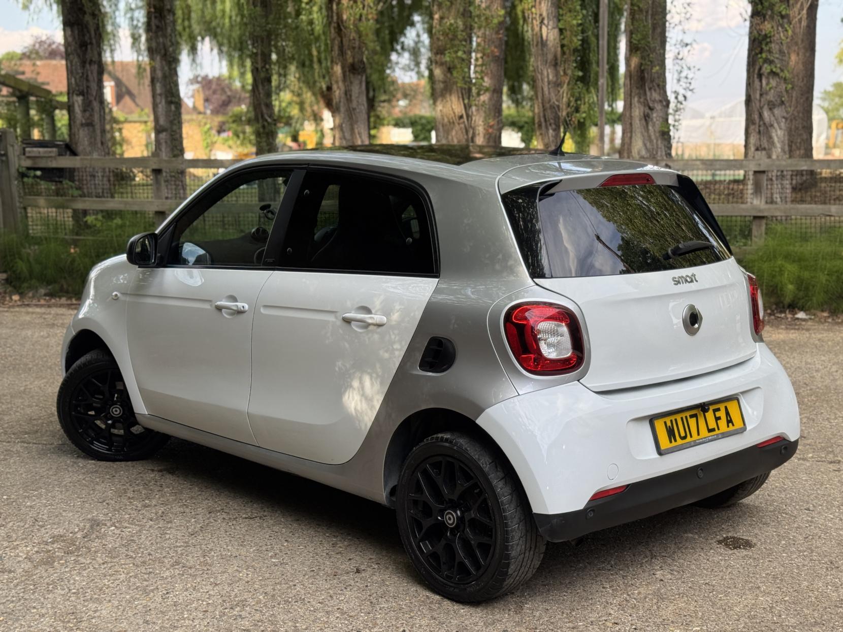 Smart forfour 0.9T Prime (Premium) Hatchback 5dr Petrol Twinamic Euro 6 (s/s) (90 ps)
