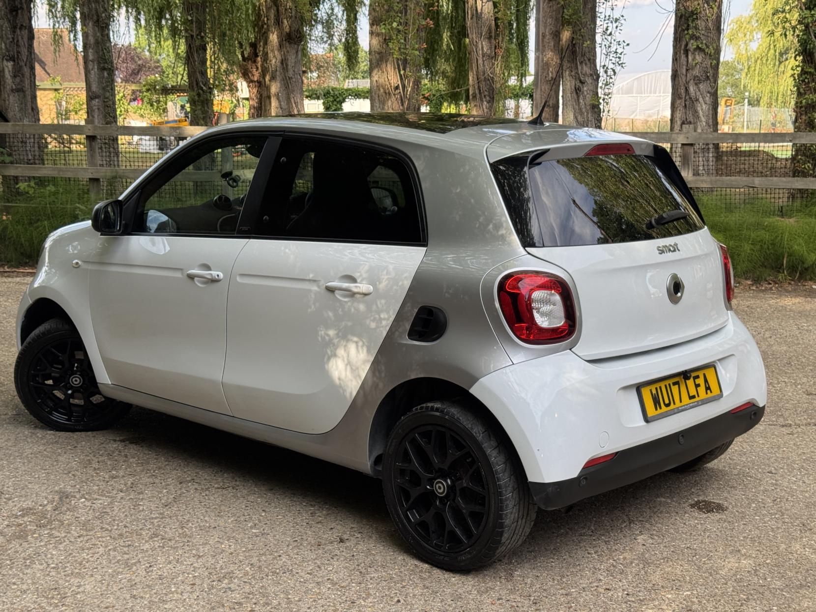 Smart forfour 0.9T Prime (Premium) Hatchback 5dr Petrol Twinamic Euro 6 (s/s) (90 ps)