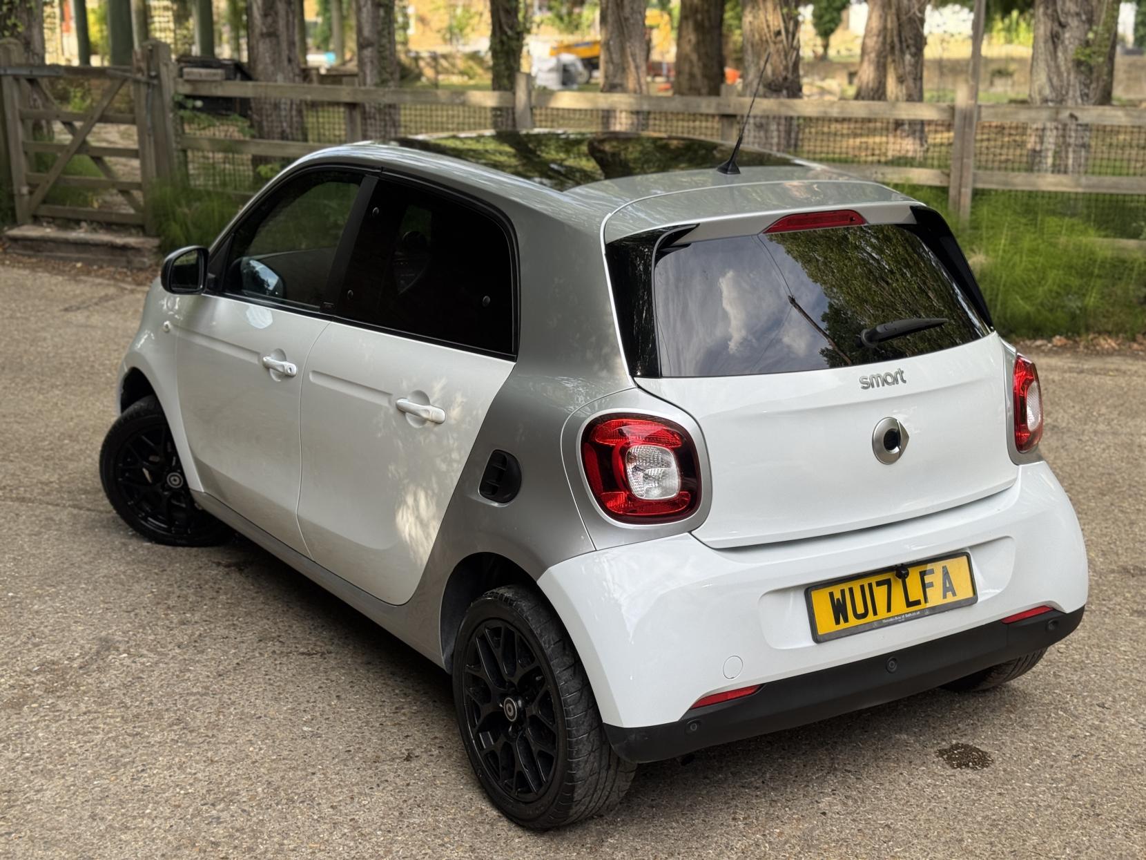 Smart forfour 0.9T Prime (Premium) Hatchback 5dr Petrol Twinamic Euro 6 (s/s) (90 ps)