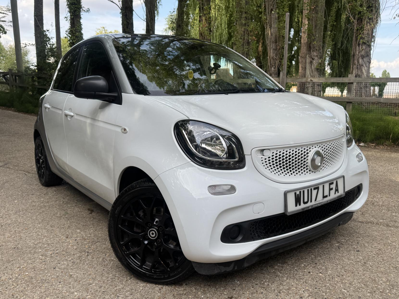 Smart forfour 0.9T Prime (Premium) Hatchback 5dr Petrol Twinamic Euro 6 (s/s) (90 ps)